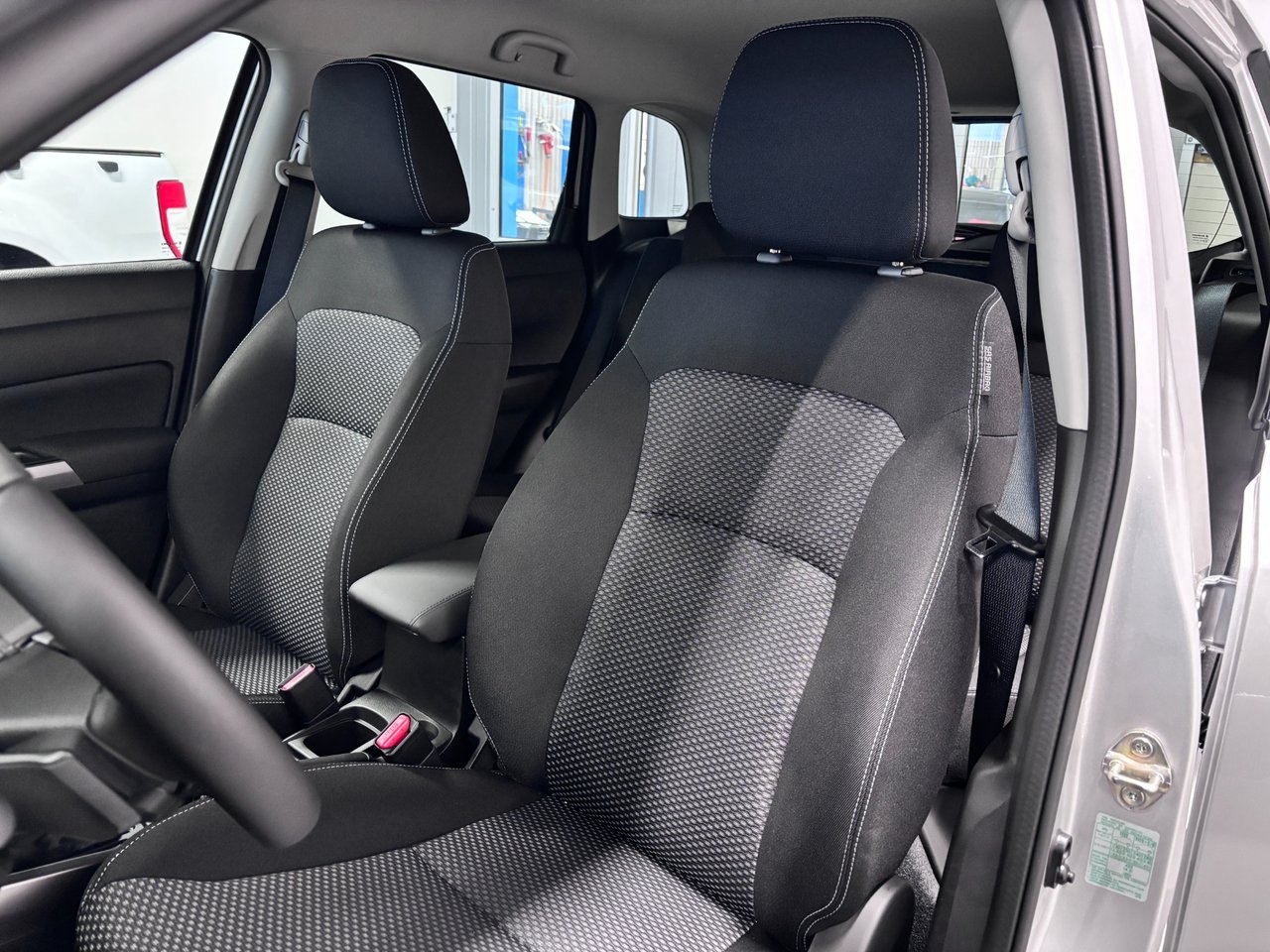 Suzuki Vitara HEV 1,4T Aut, Select 2026, photo 5/10
