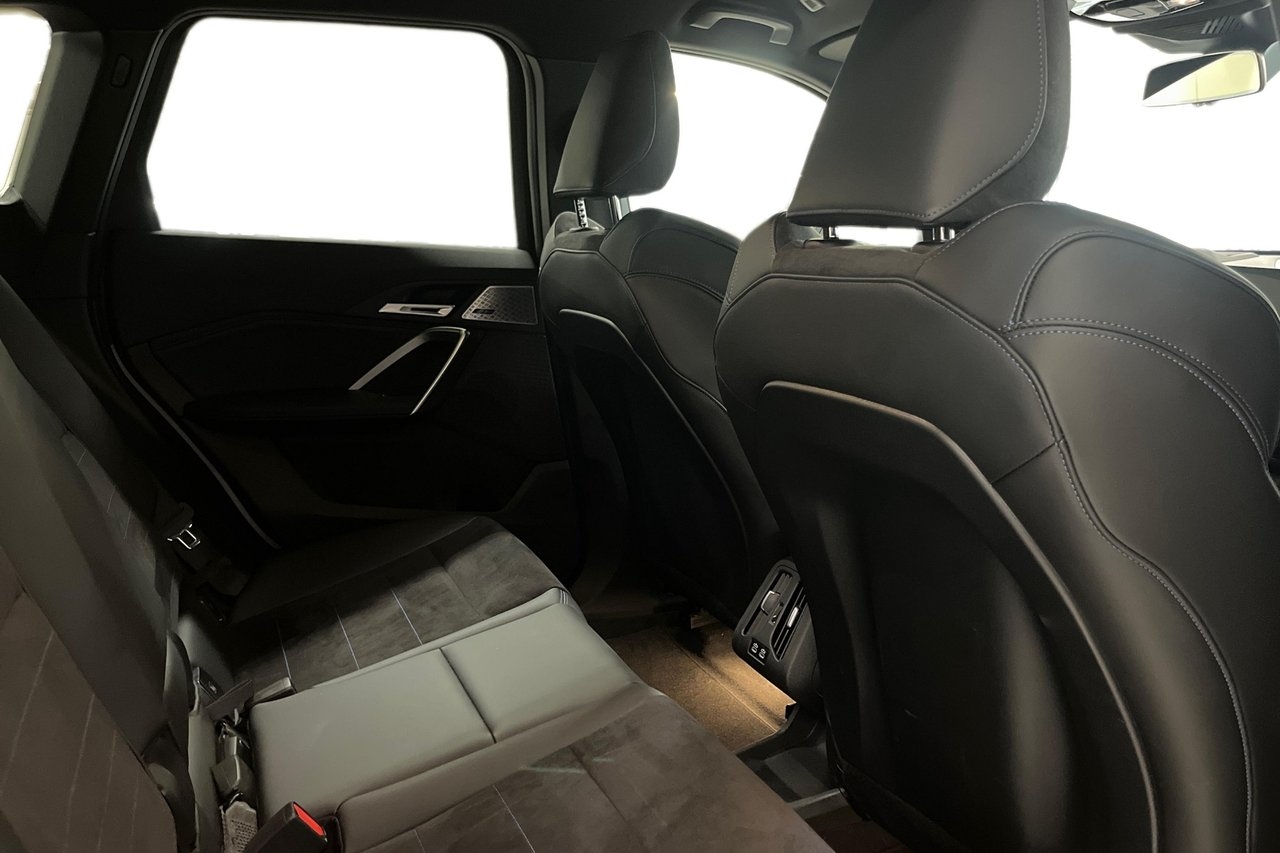 BMW X1 xDrive 30e M-Sport 2025, bild 7/10