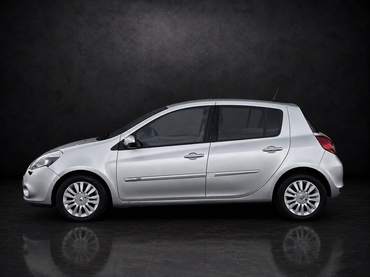 Renault Clio 2011, kuva 2/9