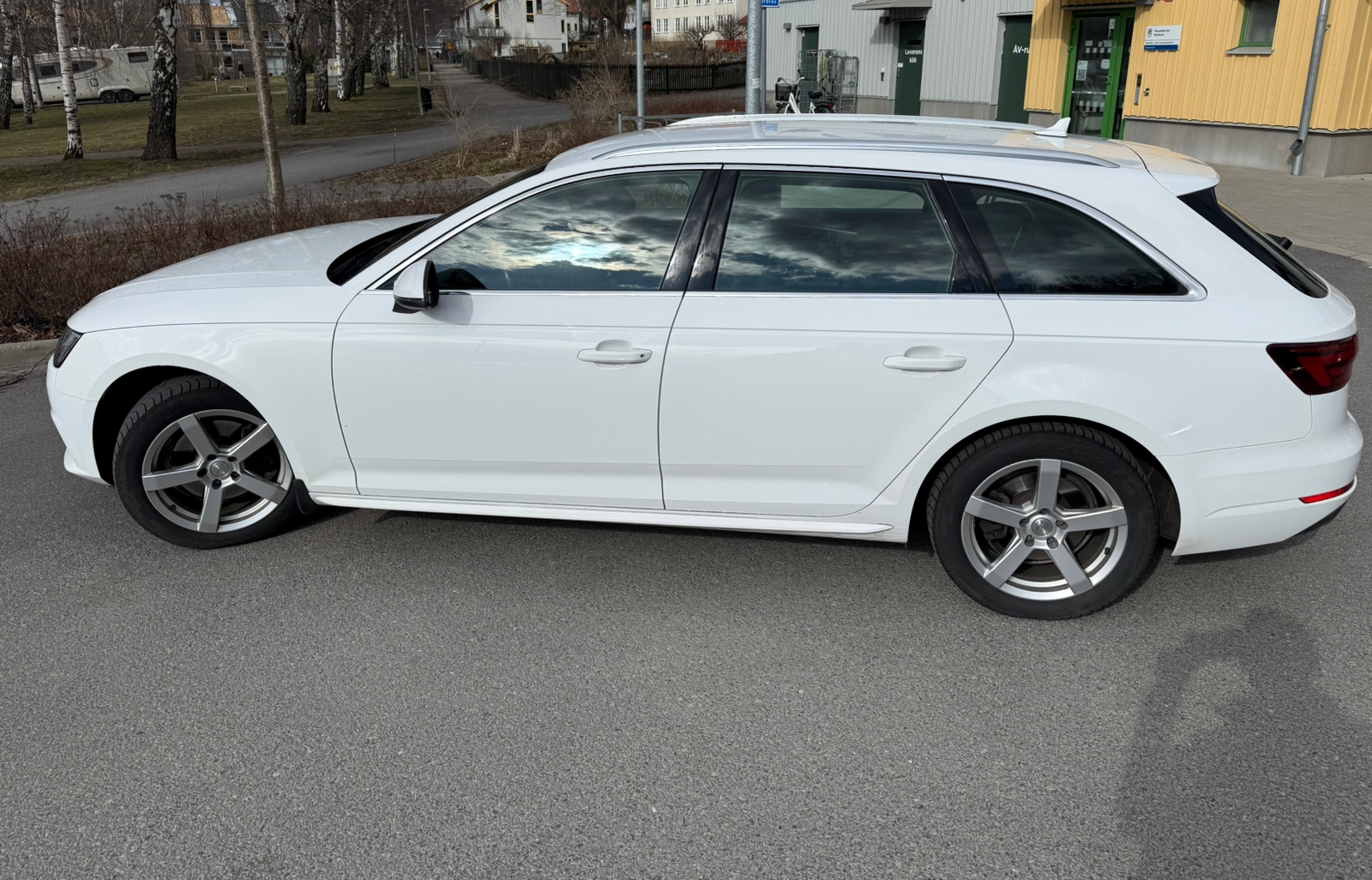 Audi A4 Avant 2.0 TFSI S Tronic 2018, bild 2/8