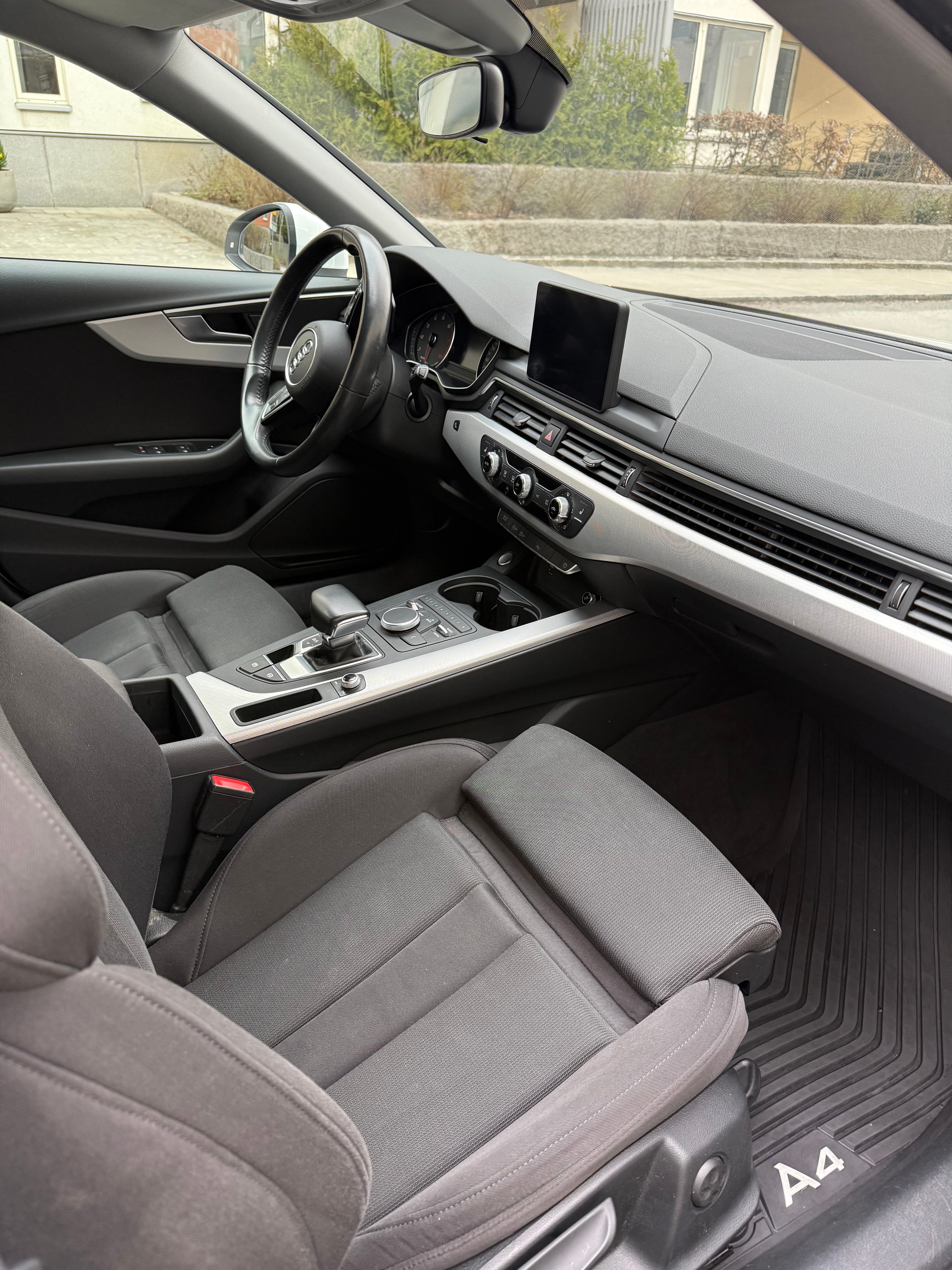 Audi A4 Avant 2.0 TFSI S Tronic 2018, bild 7/8