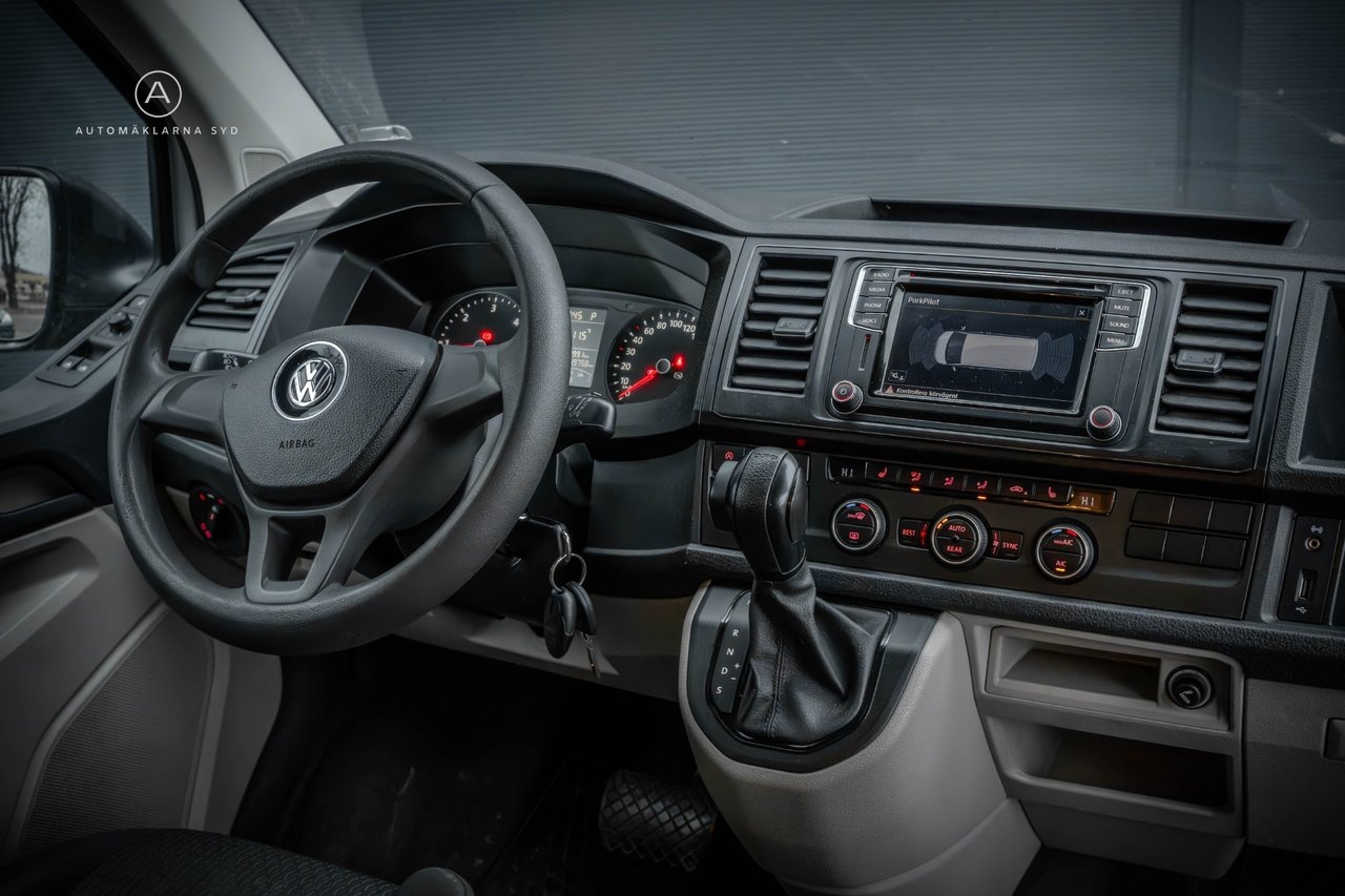 Volkswagen Caravelle 2016, photo 7/10