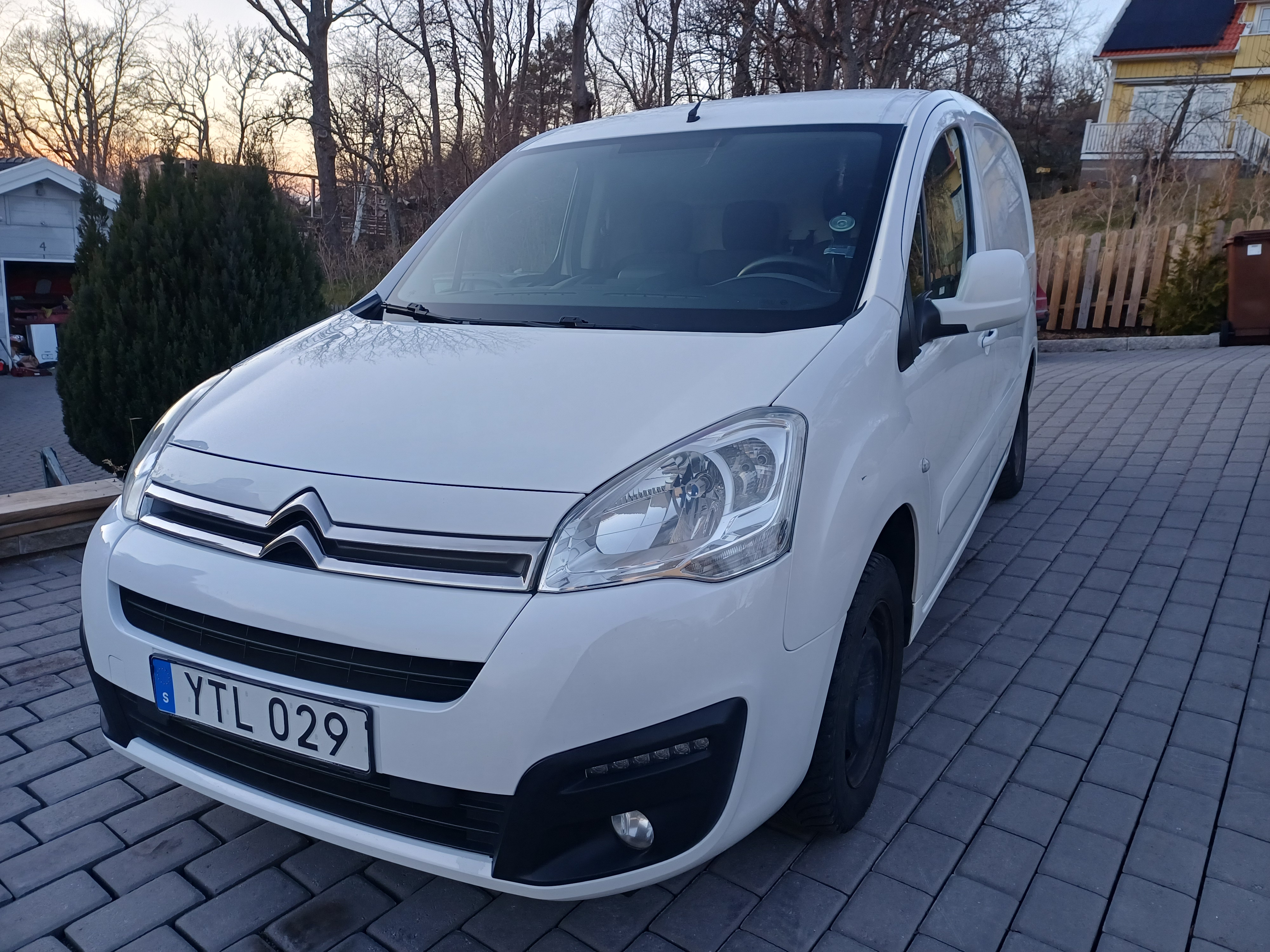 Citroen Berlingo 2017, photo 2/3