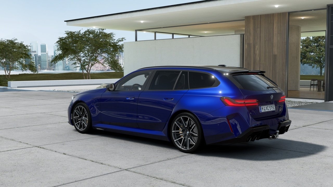 BMW M5 Touring Drag Ultimate DA Pro B W 2026, kuva 2/10
