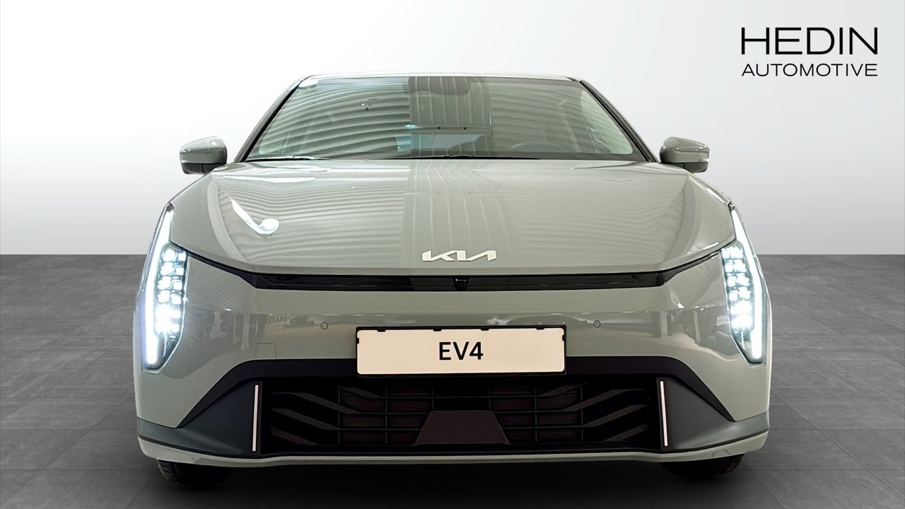 Kia EV4 Fastback Plus Longe Range Demo 2026, kuva 2/10