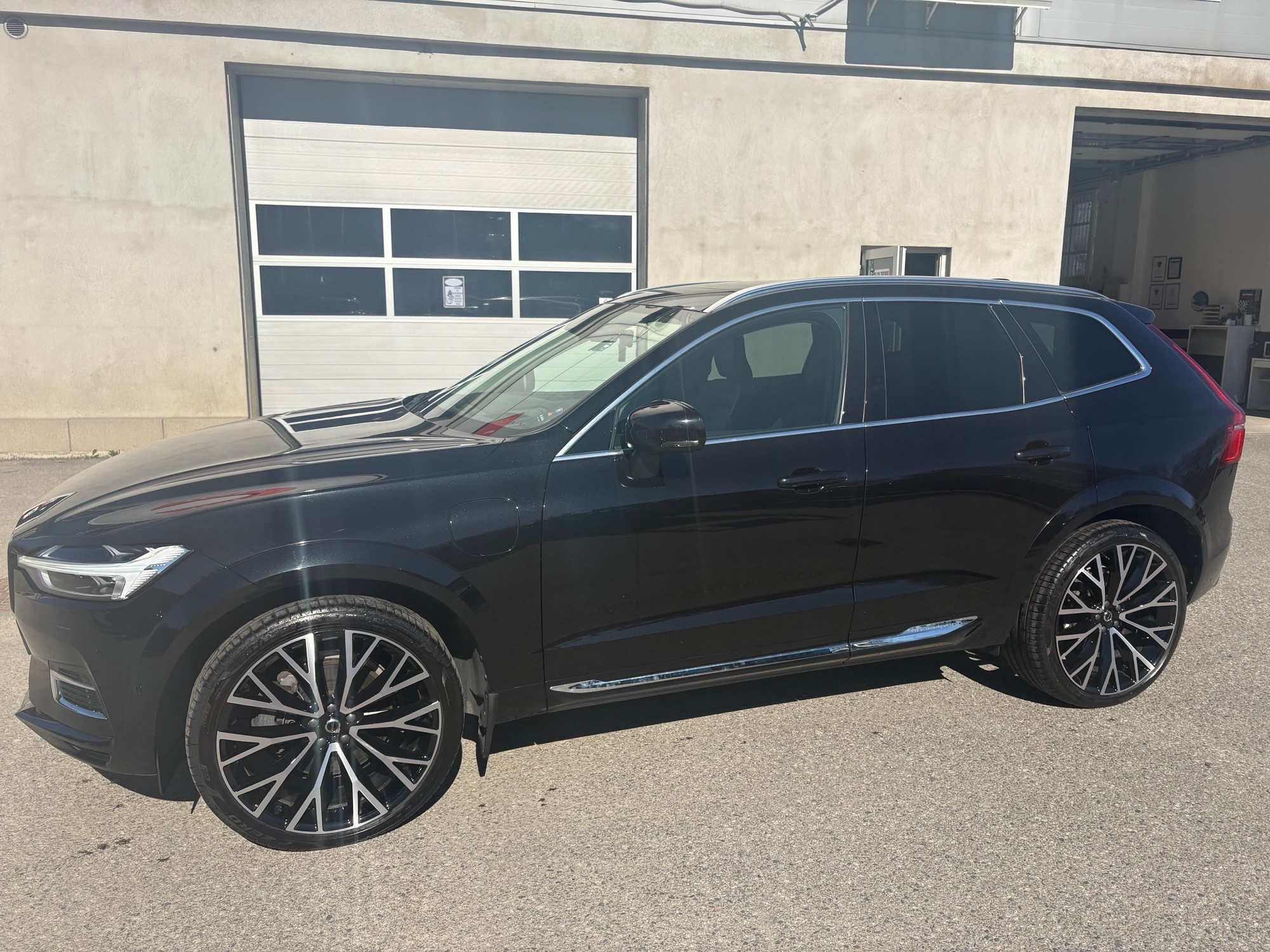 Volvo XC60 T8 Twin Engine AWD Geartronic 2019, photo 3/10