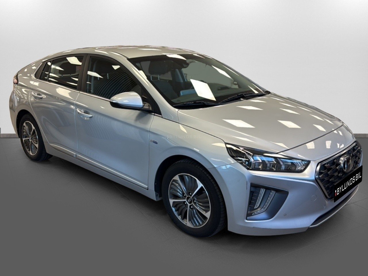 Hyundai Ioniq Plug-in Hybrid 2020, bild 3/10