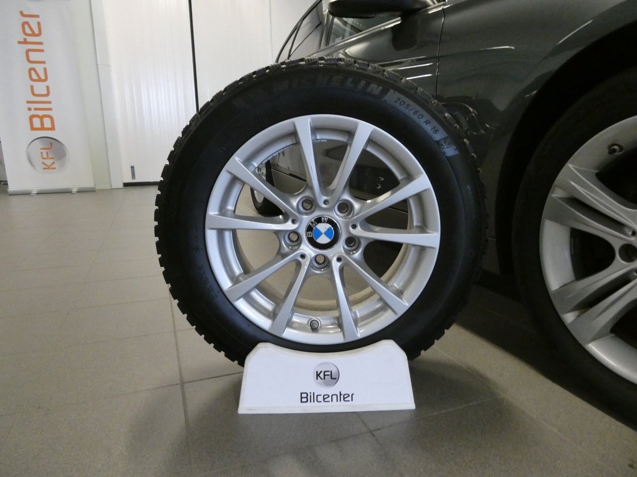 BMW 330 e Sport line 2017, photo 2/20