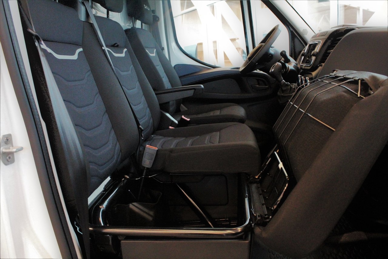 Iveco Daily Skåp + lyft 2026, bild 6/7