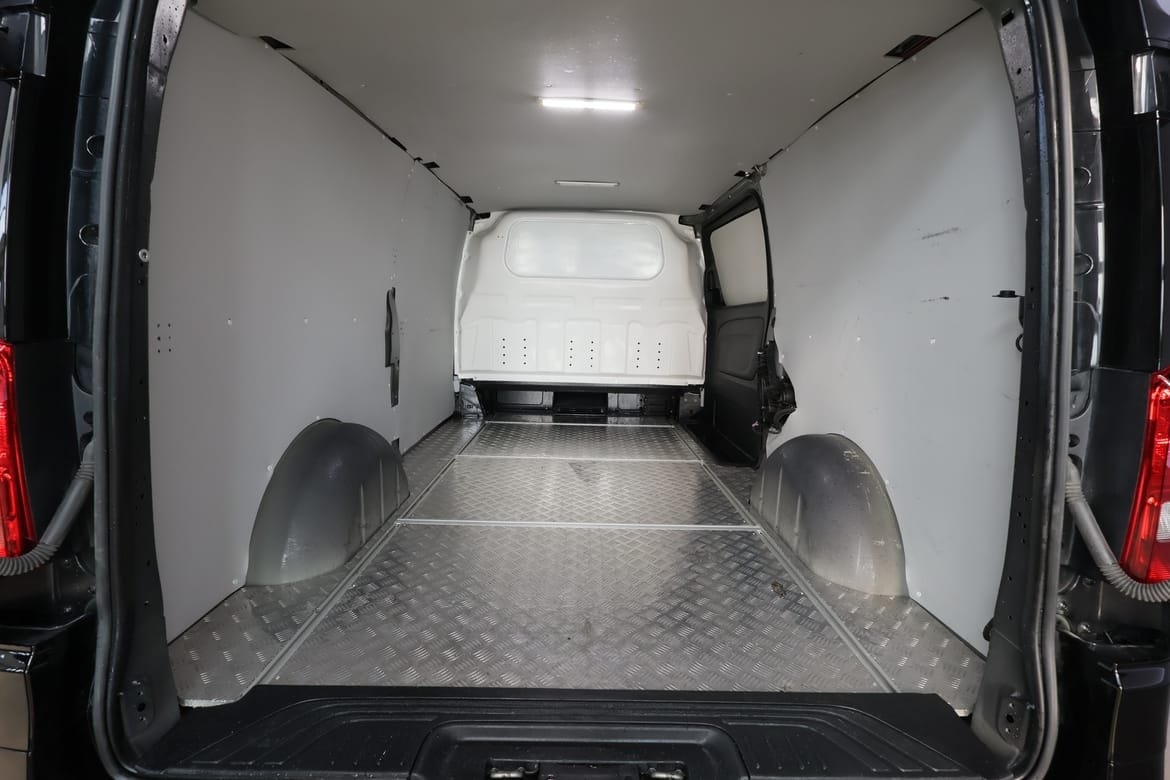 Mercedes-Benz eVito 2023, bild 7/10