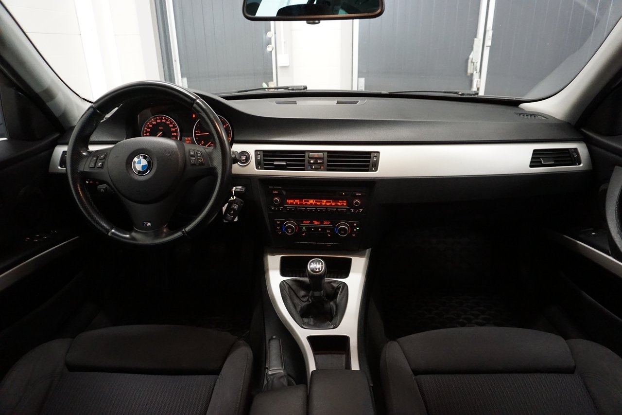BMW 318 2012, bild 2/22