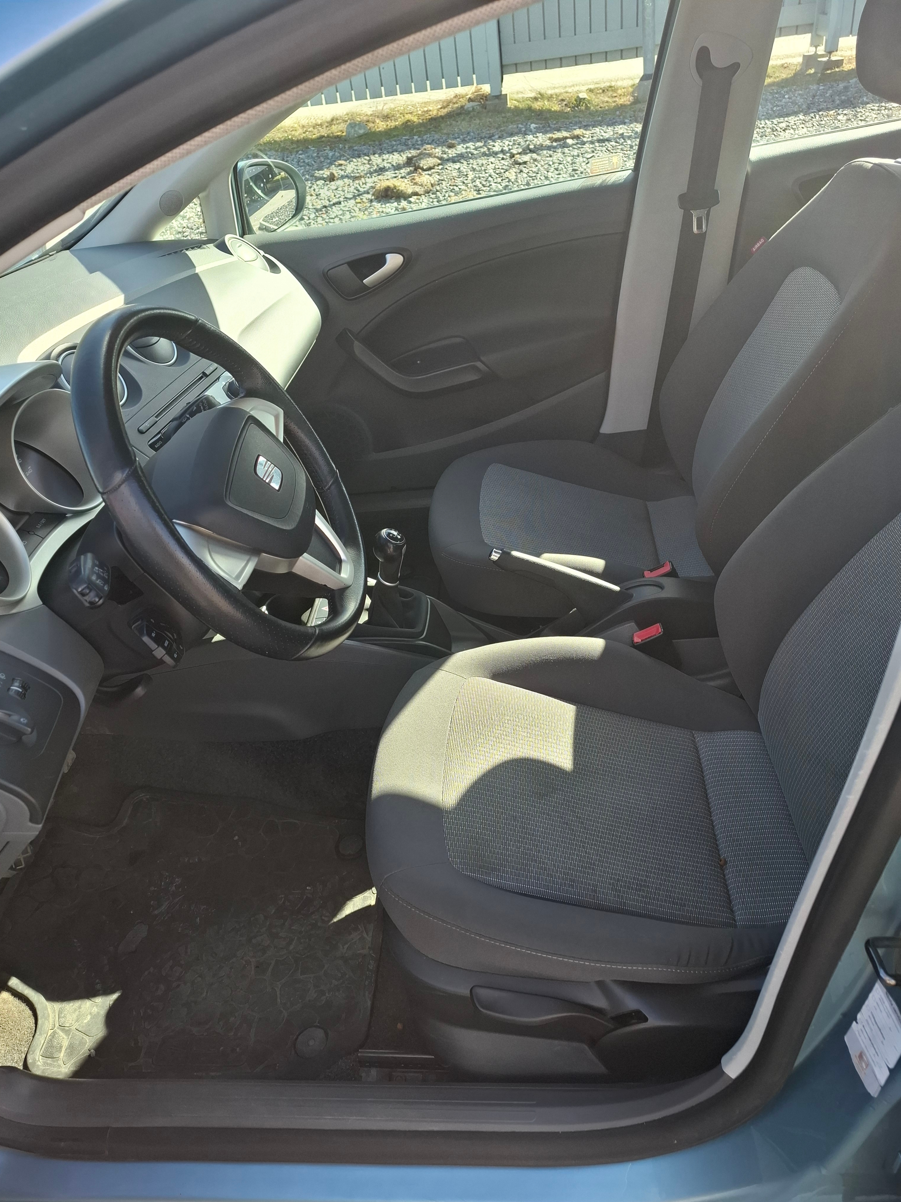 Seat Ibiza 1.4 16V 2011, bild 4/9