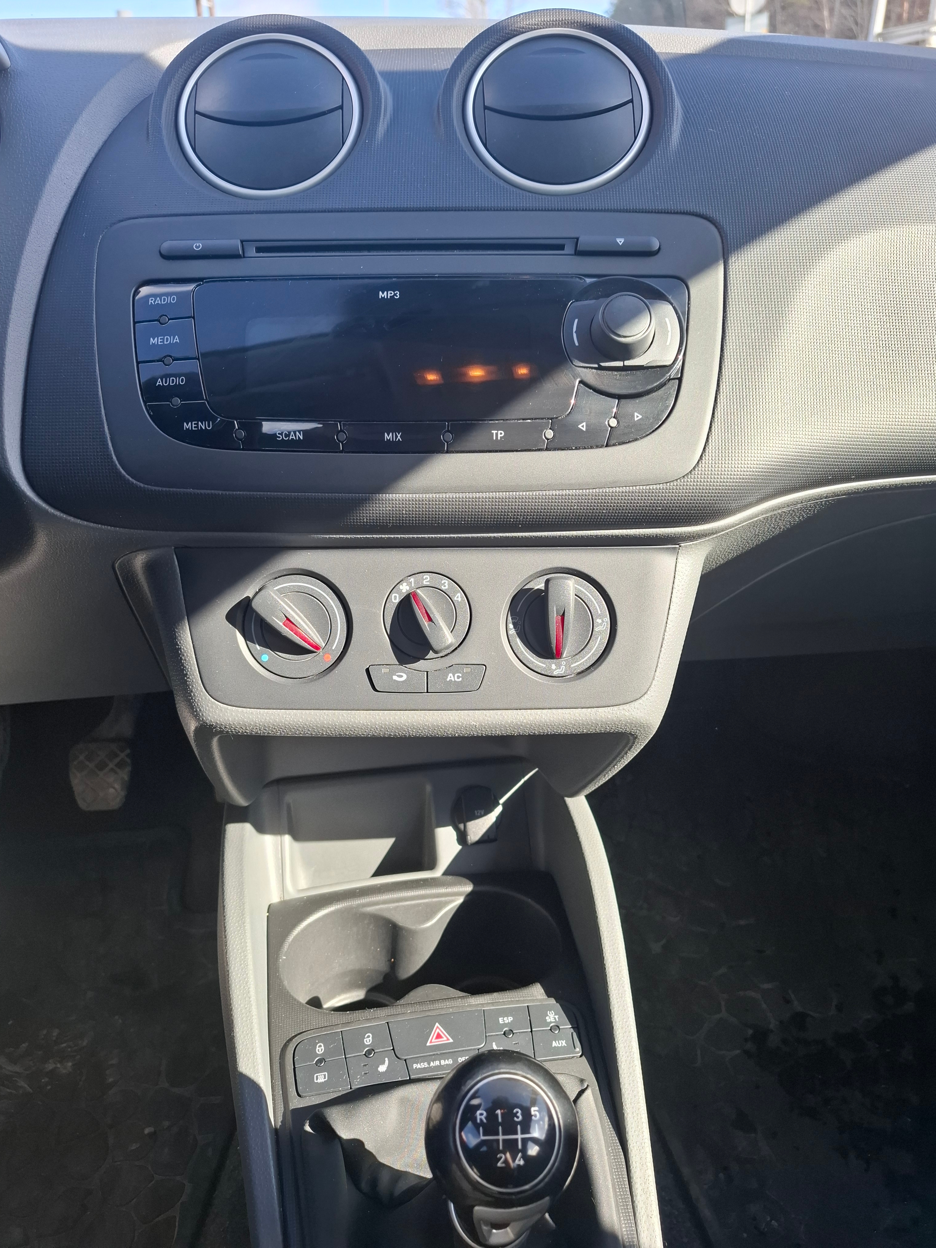 Seat Ibiza 1.4 16V 2011, bild 6/9