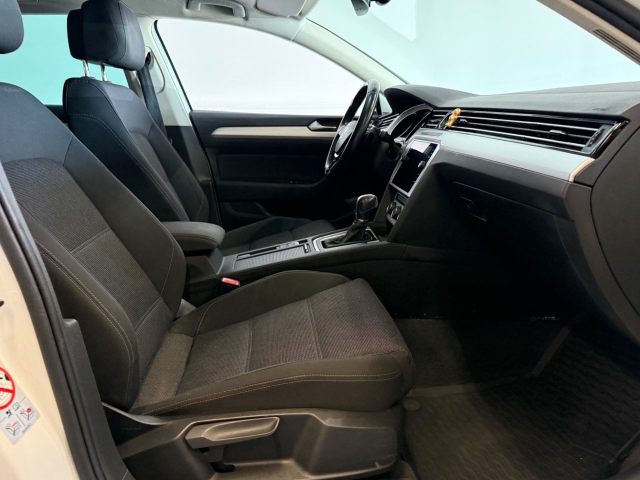 Volkswagen Passat 2019, bild 5/10