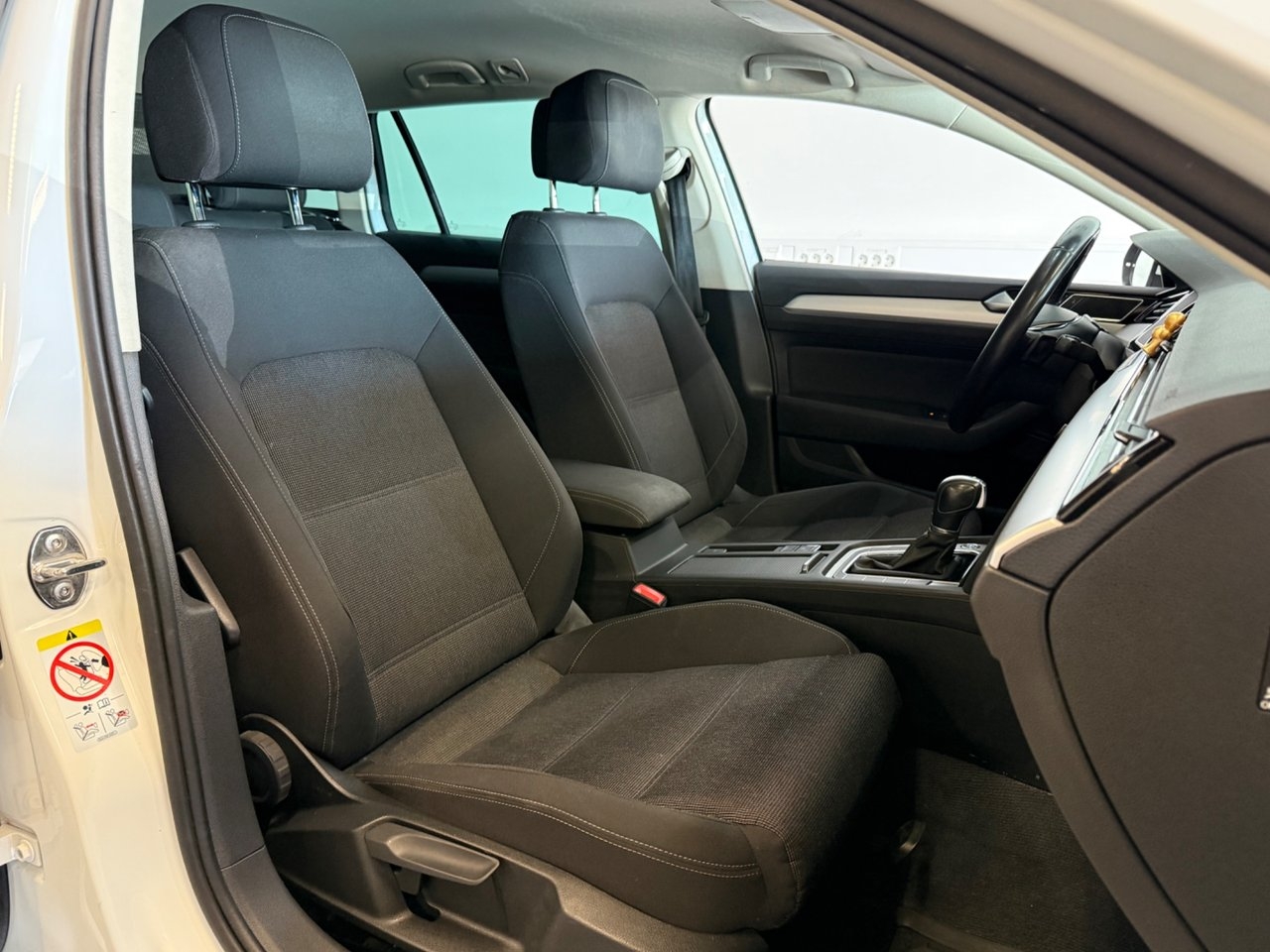 Volkswagen Passat 2019, bild 4/10