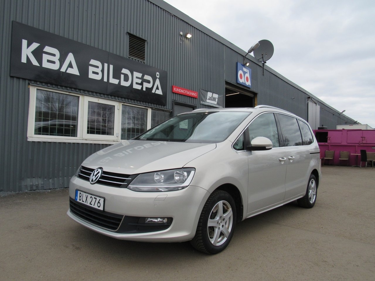 Volkswagen Sharan 2014, bild 2/16