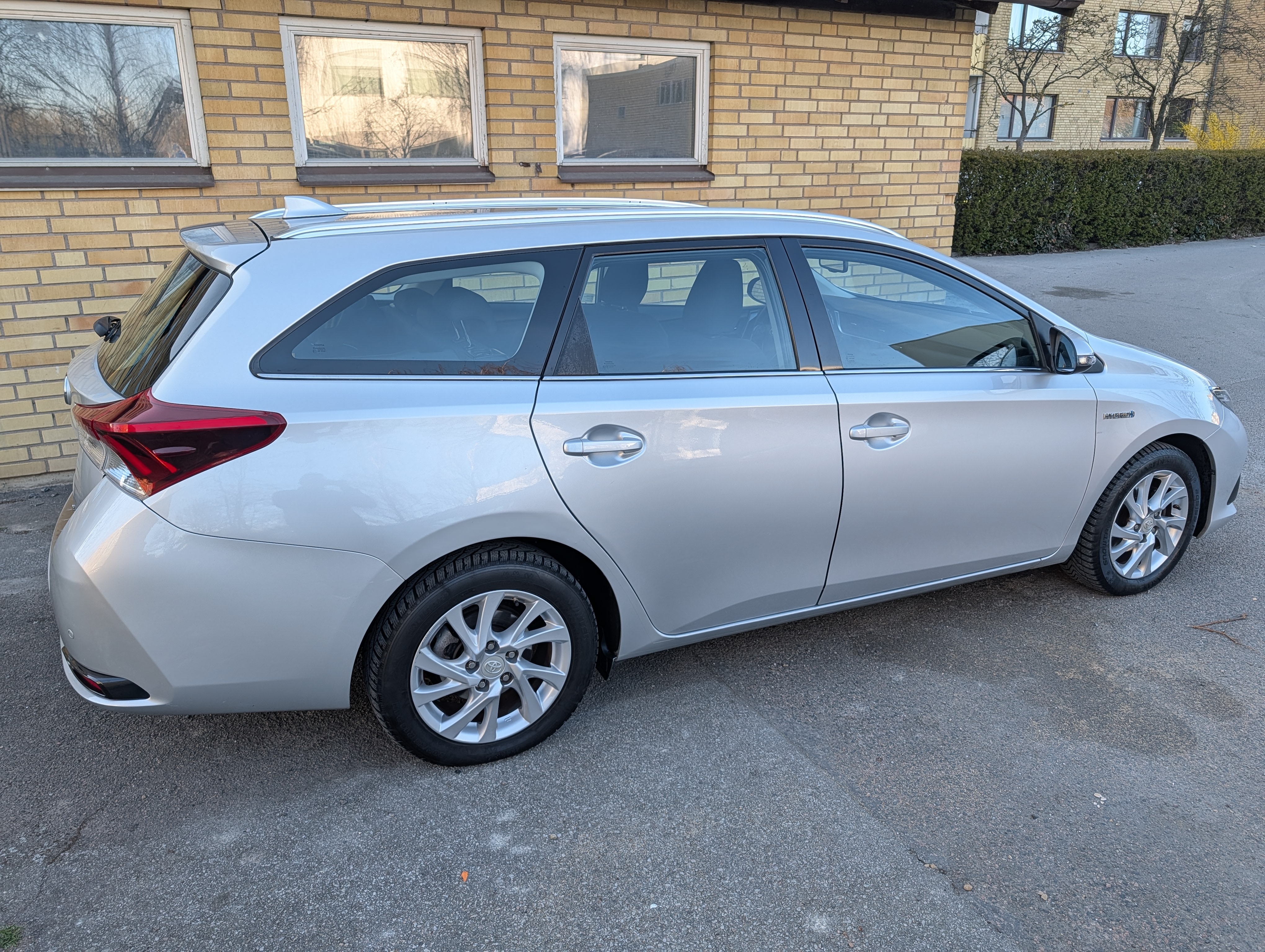 Toyota Auris Touring Sports Hybrid e-CVT 2016, bild 2/10