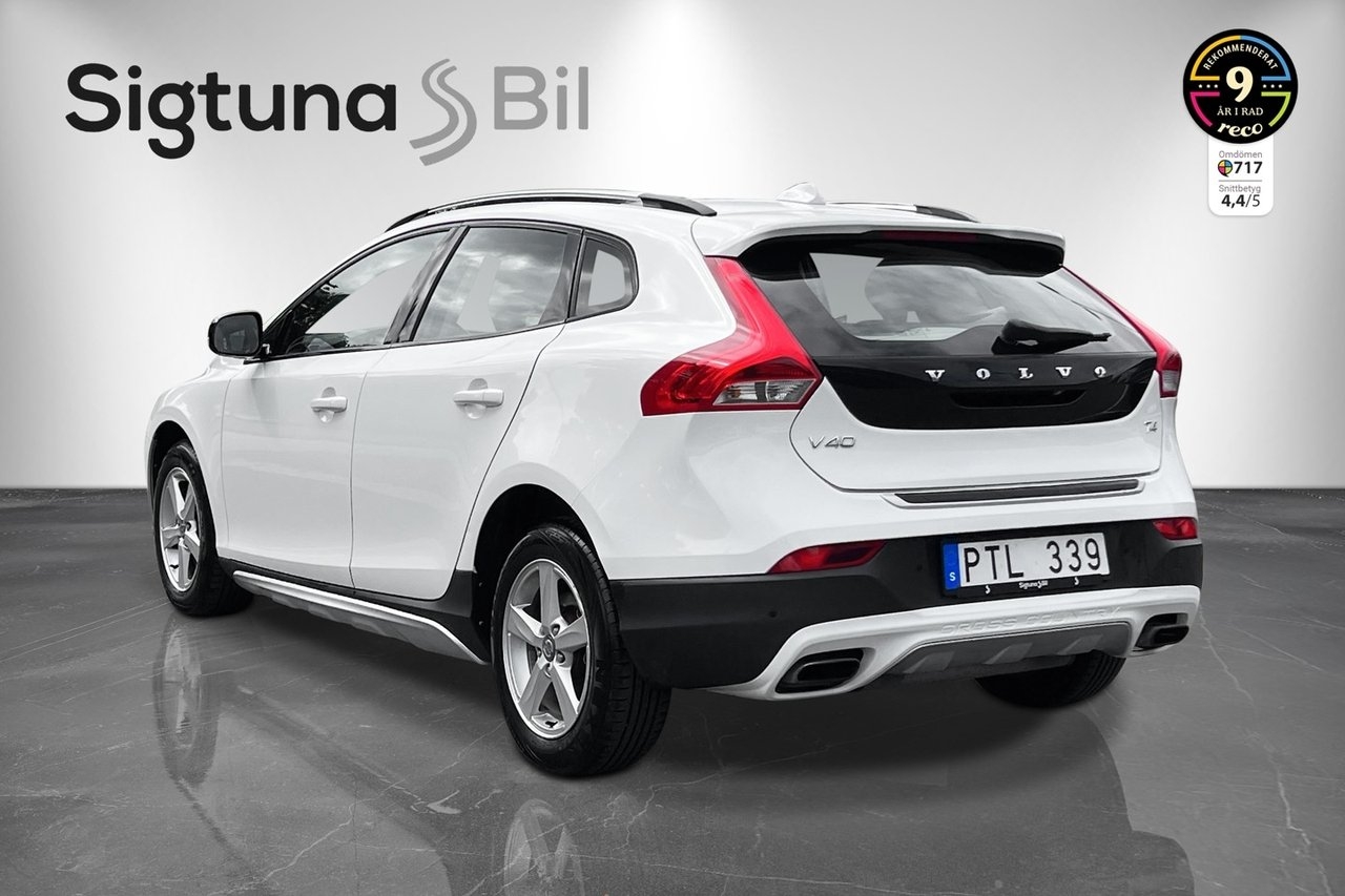 Volvo V40 Cross Country T4 Momentum 2013, photo 3/10
