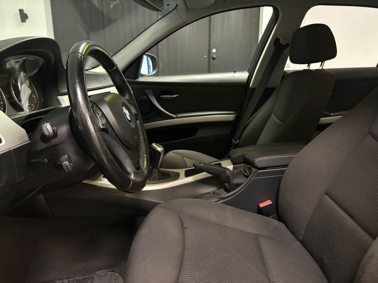 BMW 318 2009, bild 7/10