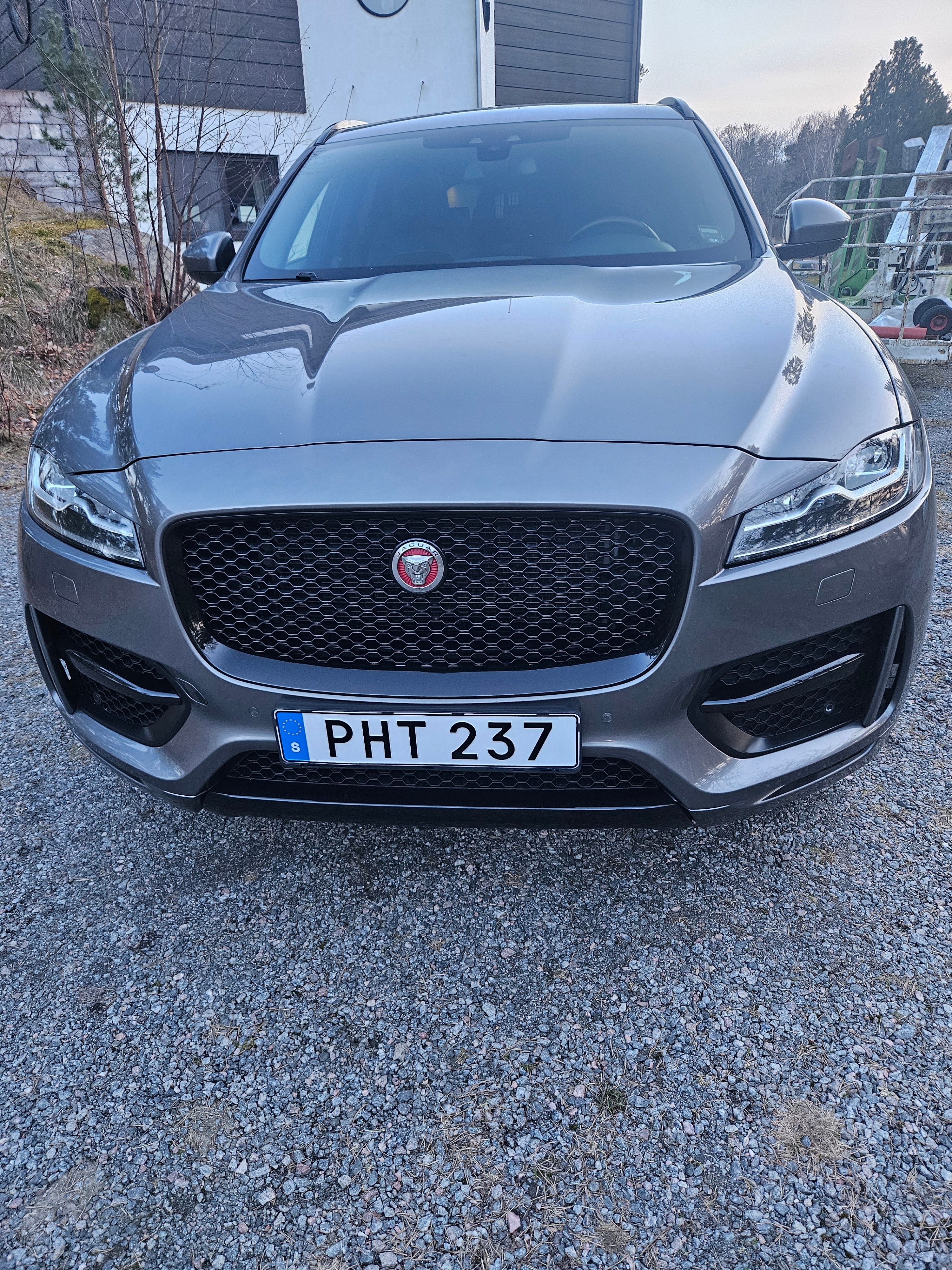 Jaguar F-Pace 2018, bild 2/6