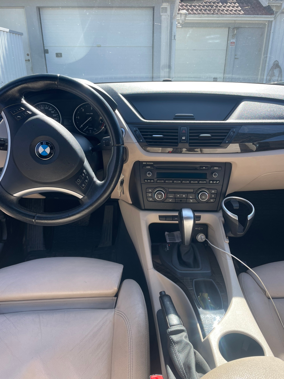 BMW X1 xDrive23d Steptronic 2011, bild 3/6