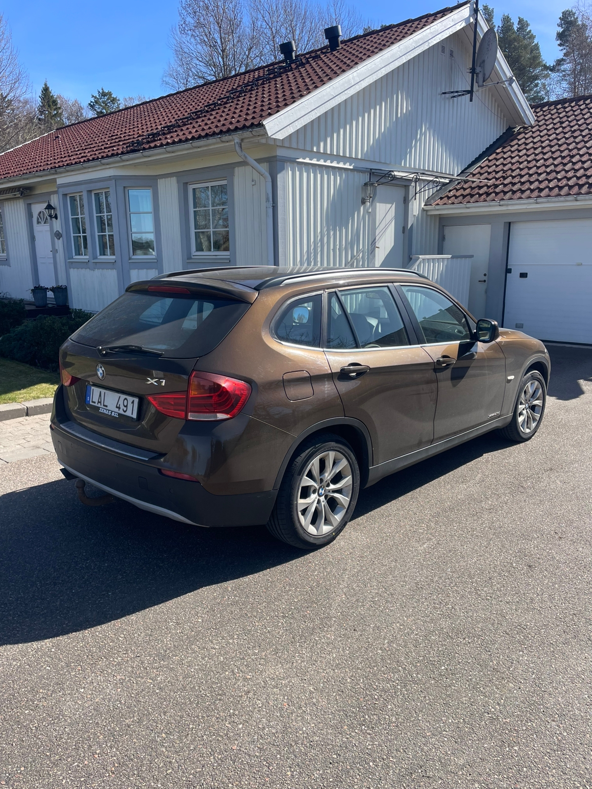 BMW X1 xDrive23d Steptronic 2011, bild 2/6