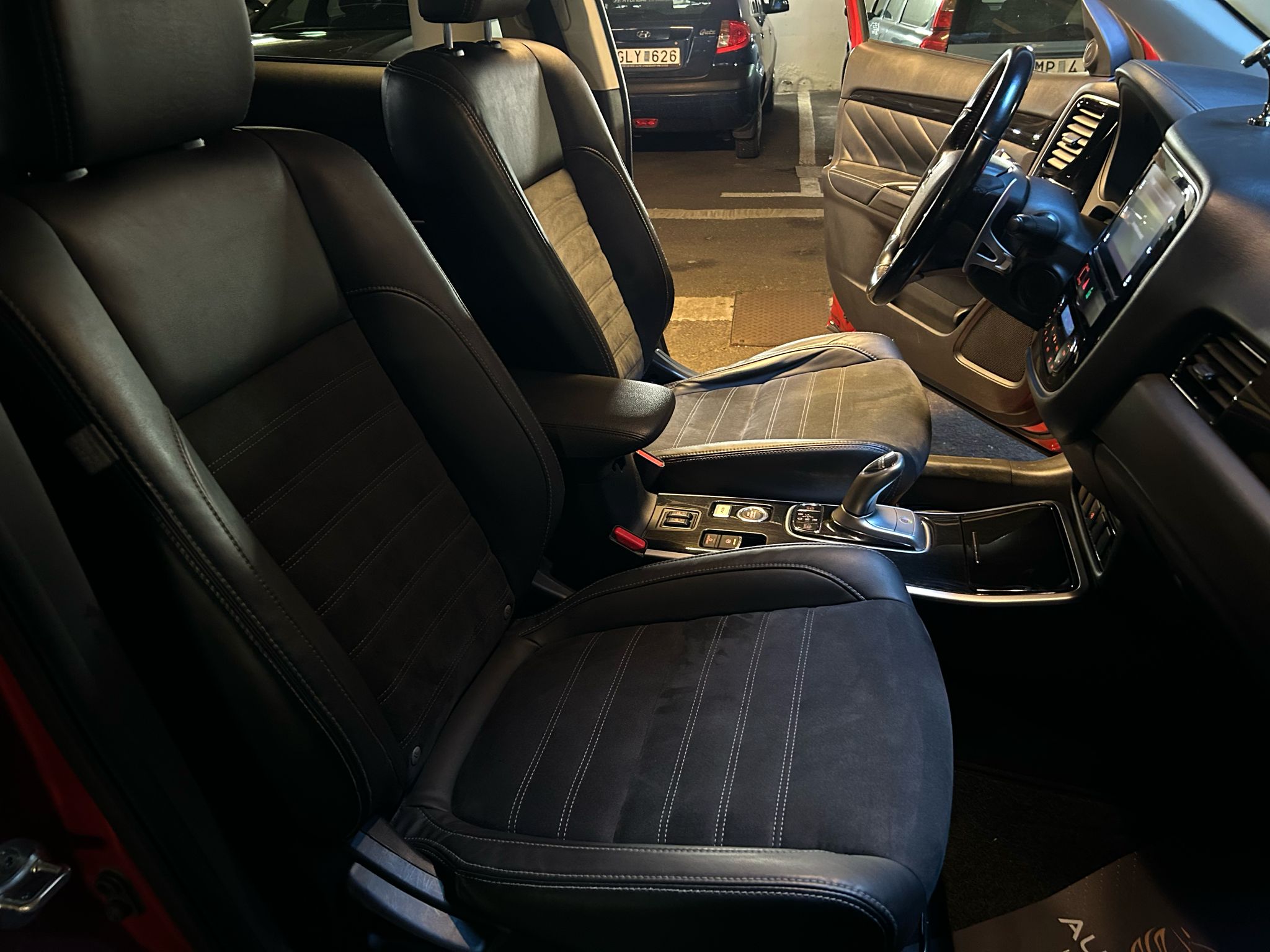 Mitsubishi Outlander PHEV CVT 2017, bild 5/10