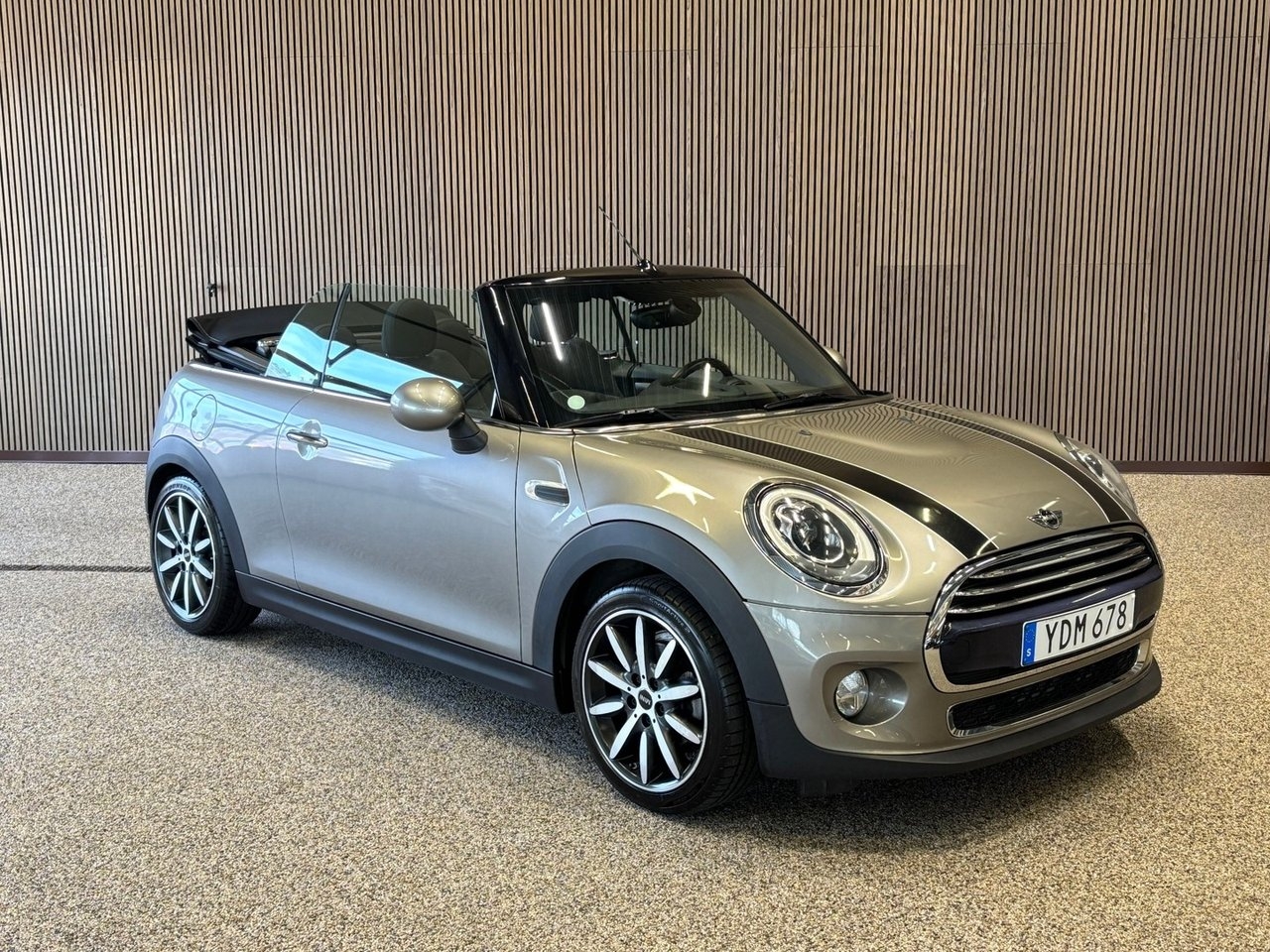 MINI Cooper Convertible 2016, bild 5/10