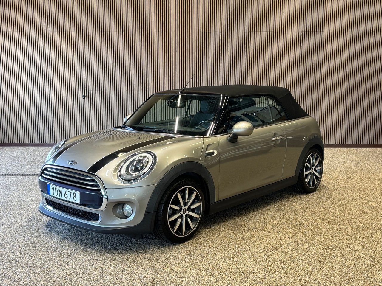 MINI Cooper Convertible 2016, bild 2/10