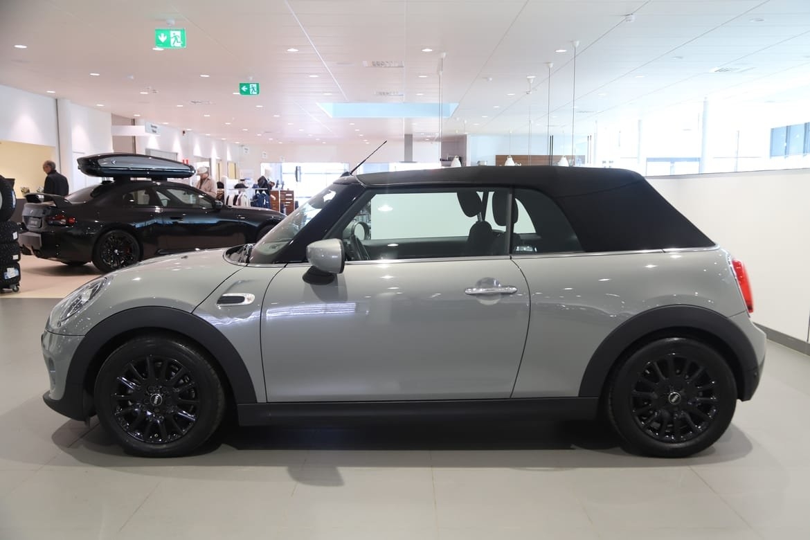 MINI Cooper Convertible 2021, photo 6/16