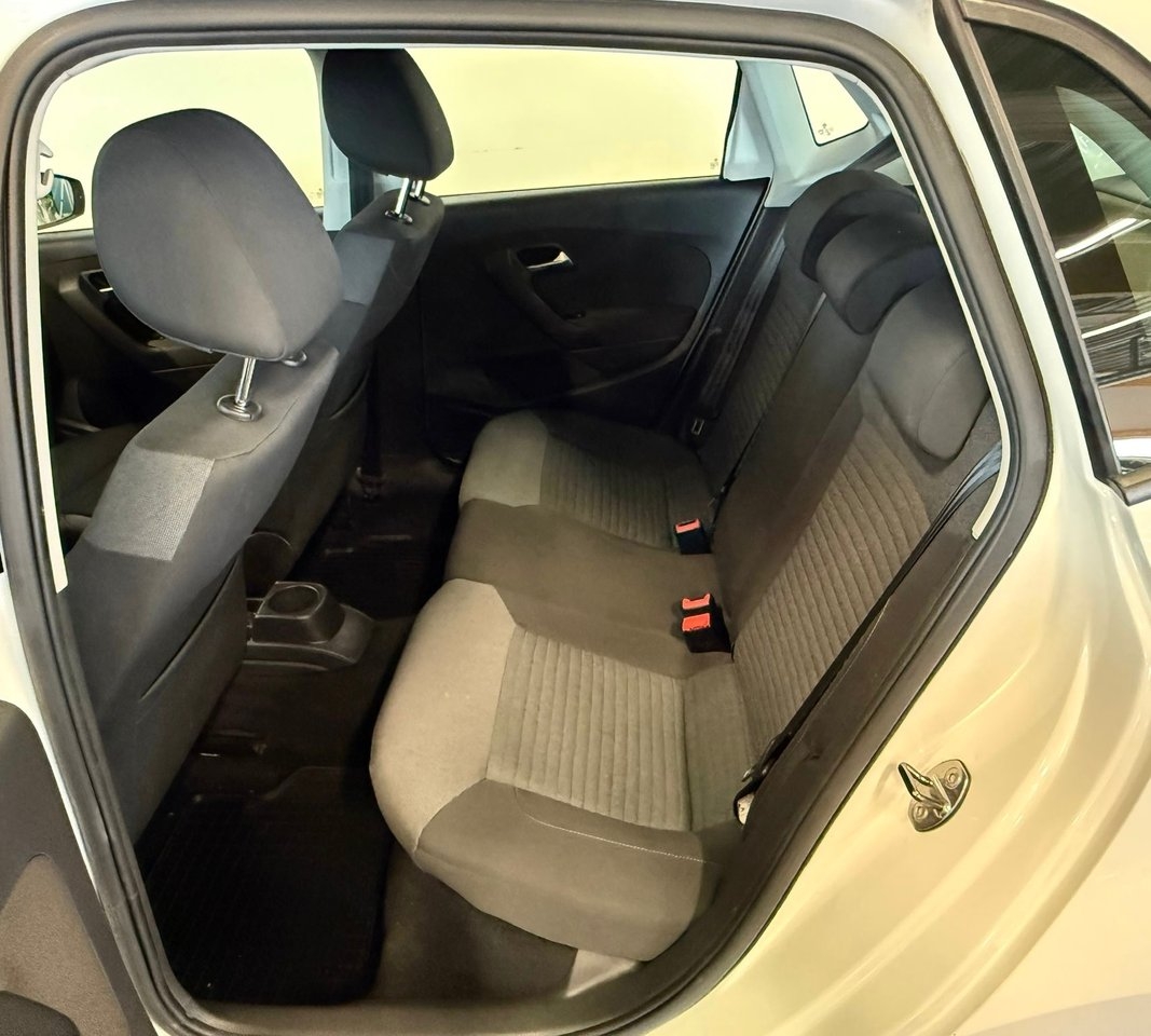 Volkswagen Polo 2011, bild 7/10