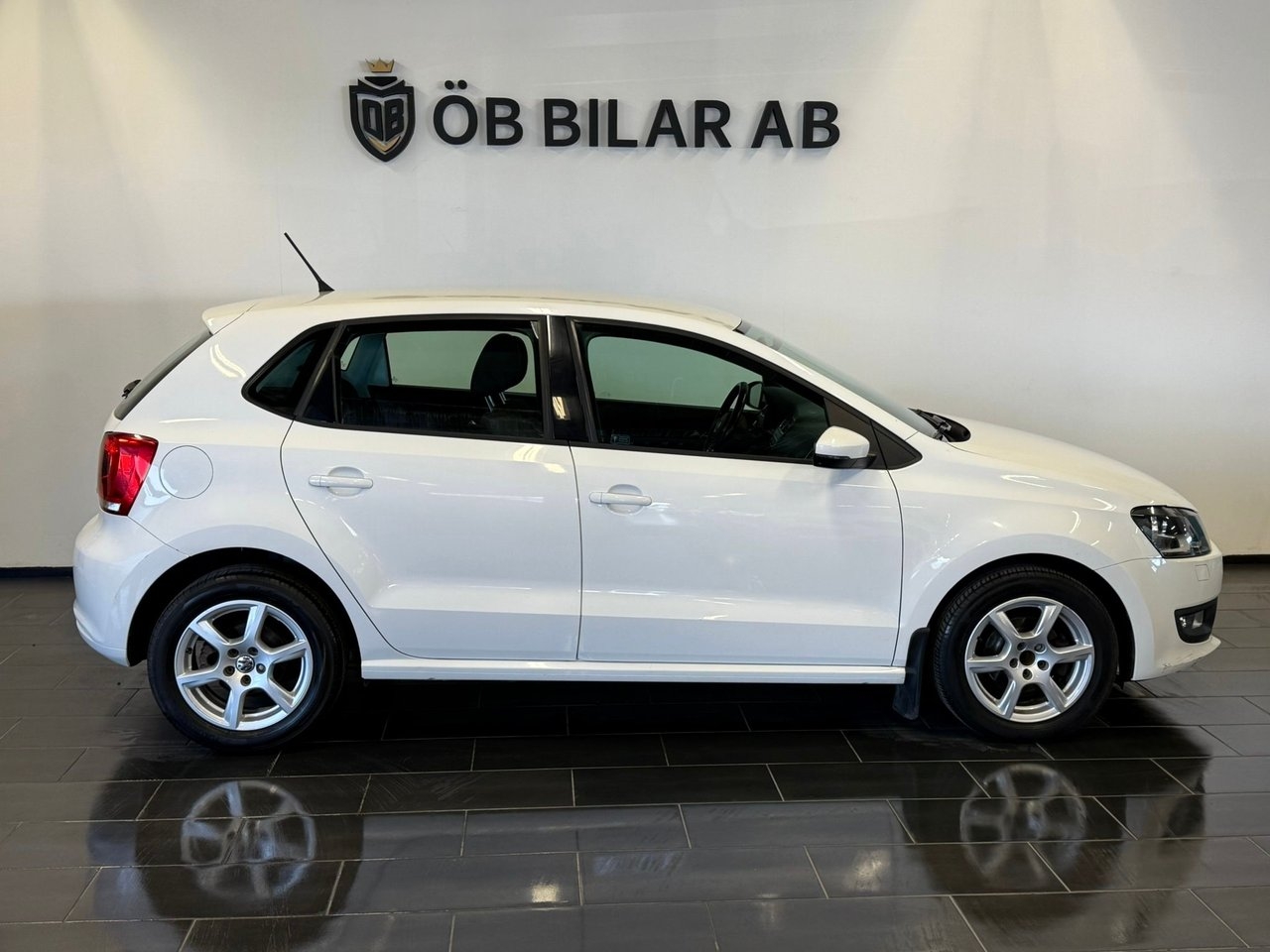 Volkswagen Polo 2011, bild 2/10