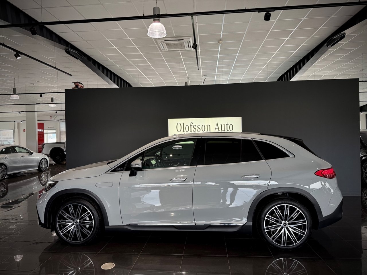 Mercedes-Benz EQE SUV 2025, bild 2/25