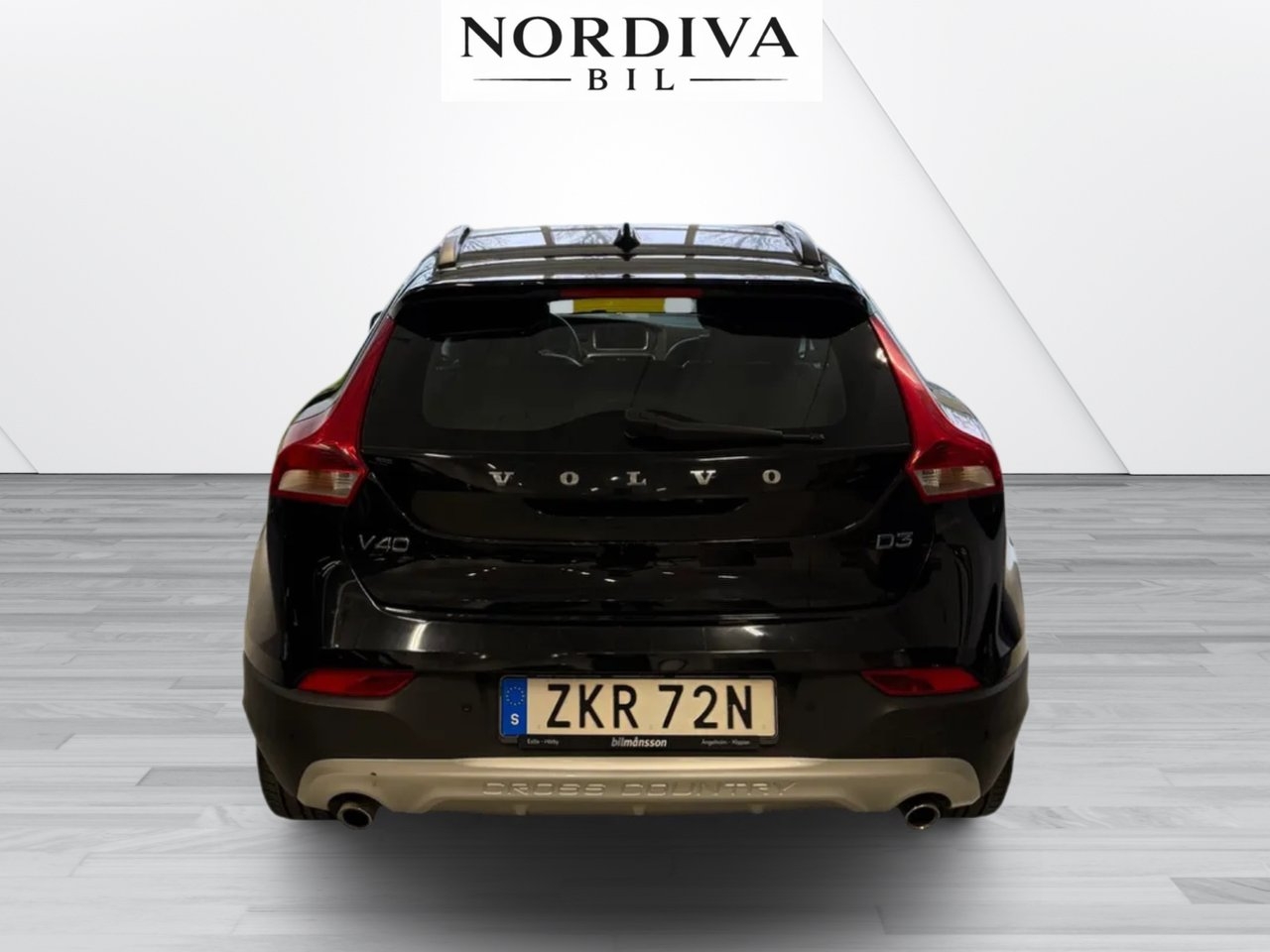Volvo V40 Cross Country 2019, photo 4/10