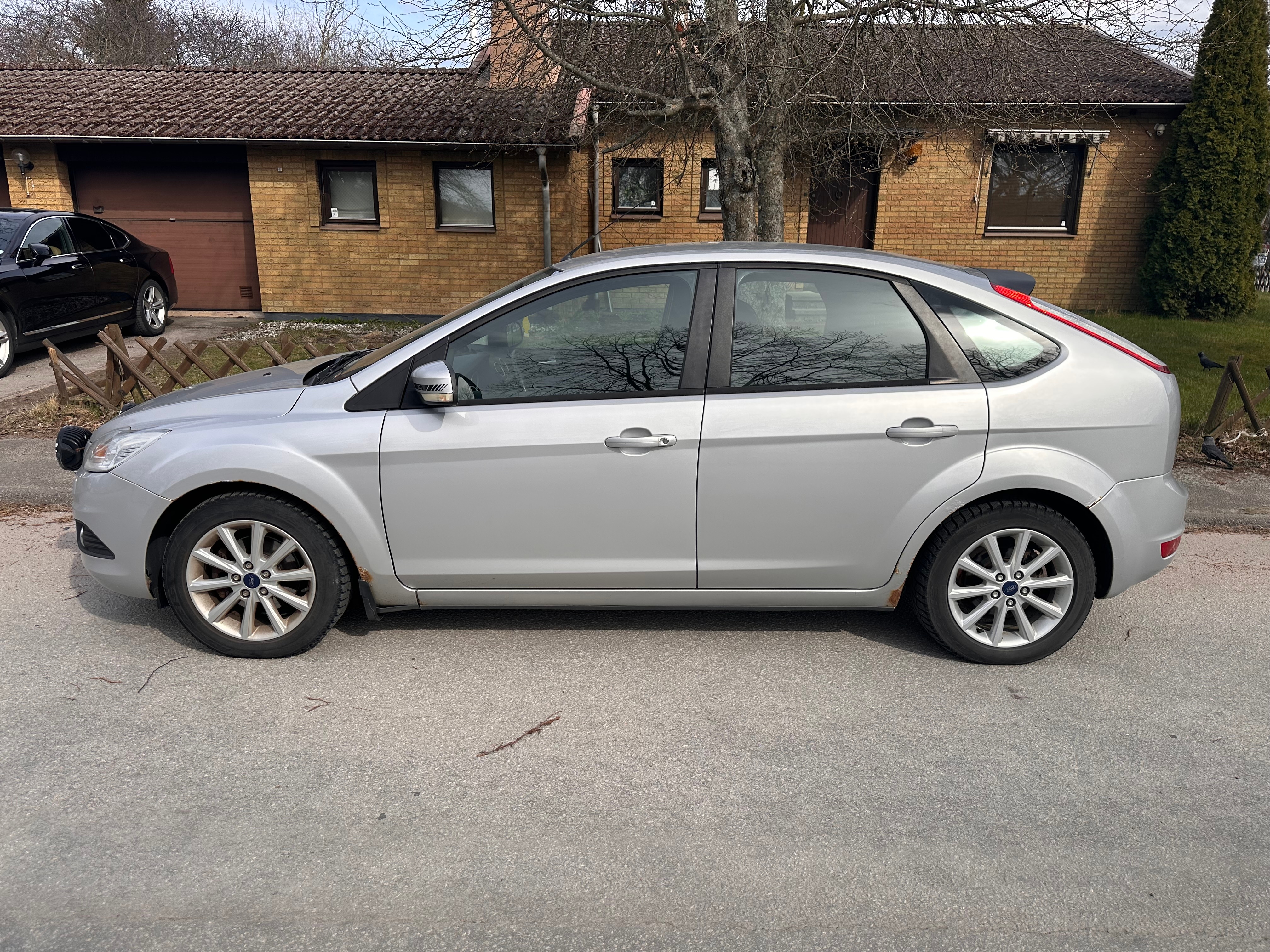 Ford Focus 5-dörrars 1.6 TDCi Manuell 2011, bild 2/9