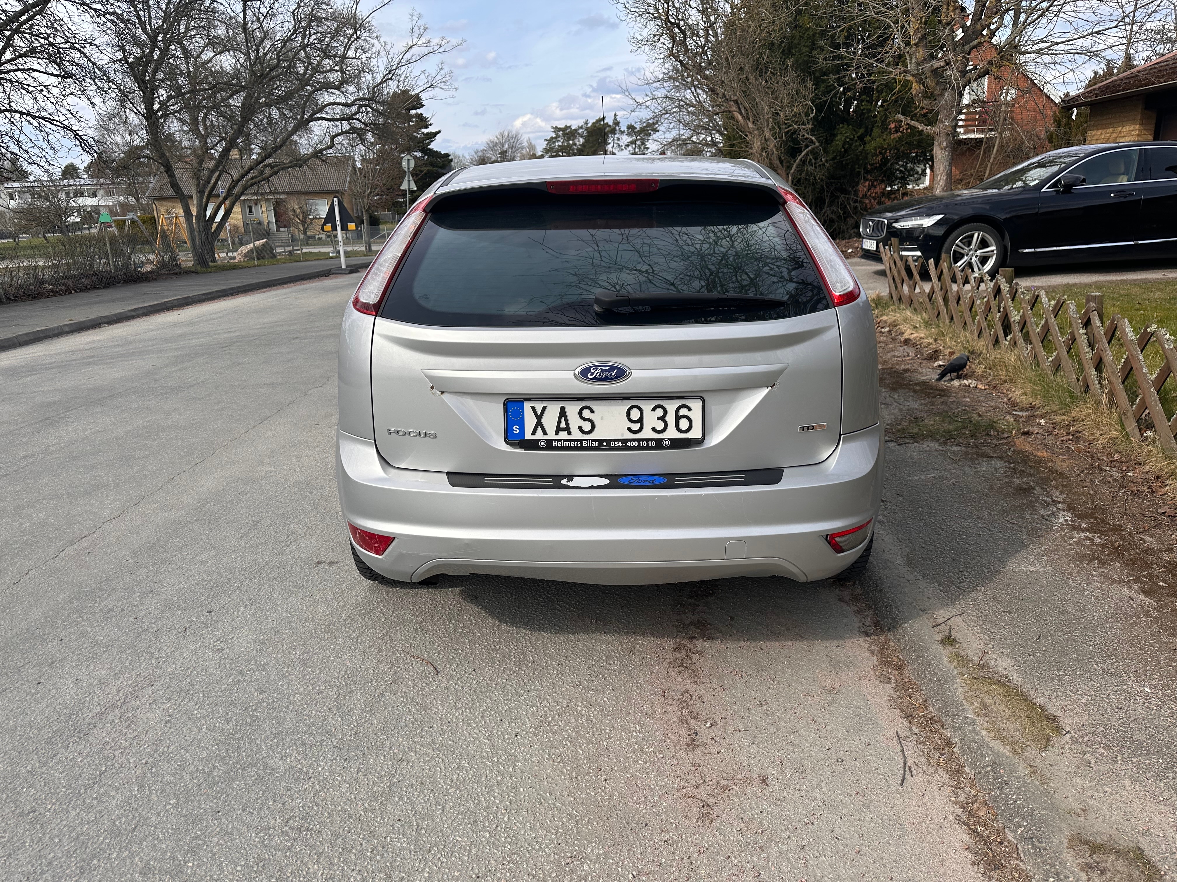 Ford Focus 5-dörrars 1.6 TDCi Manuell 2011, bild 3/9