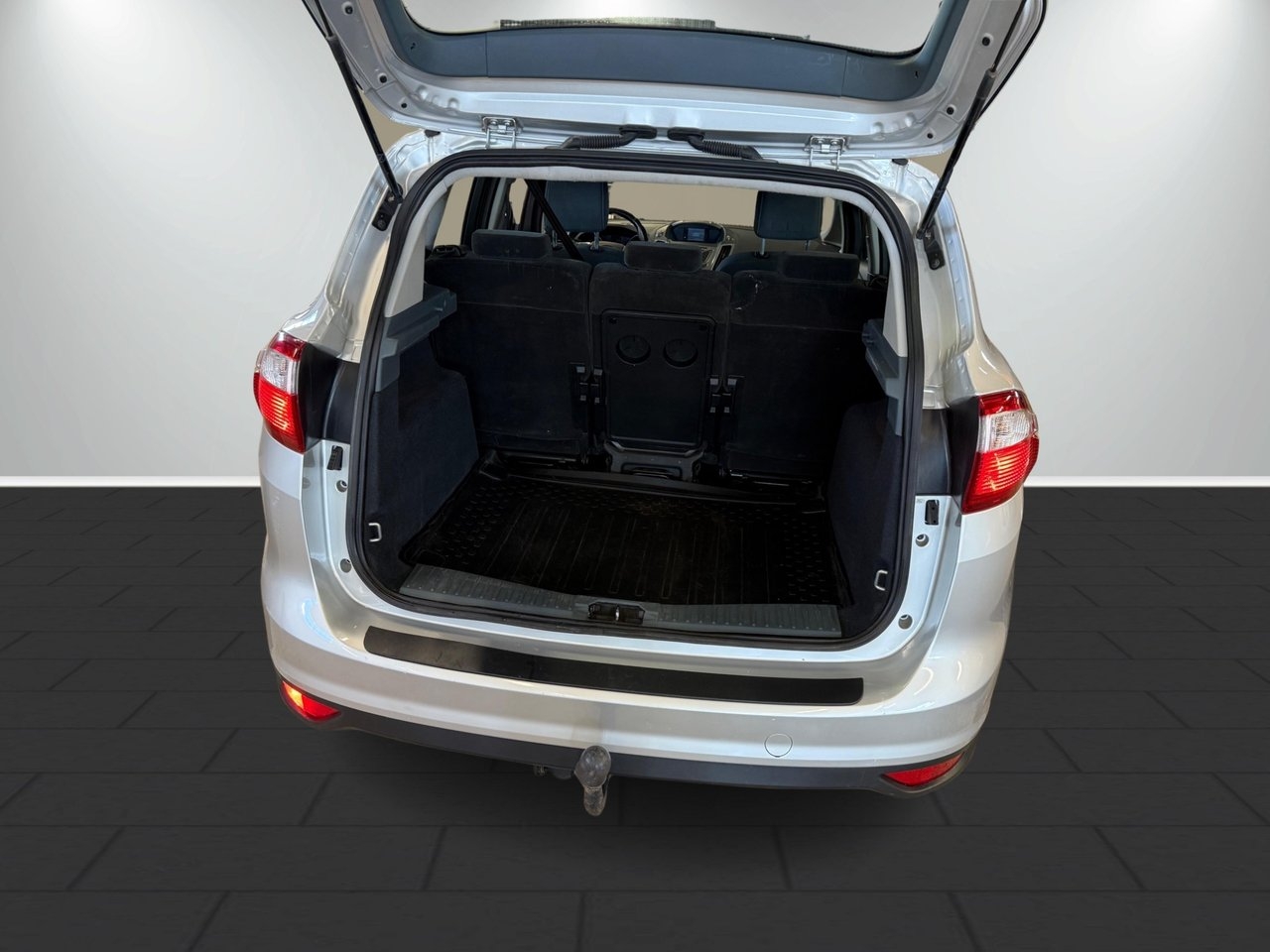 Ford C-Max 1.6 TDCi Trend 2012, photo 6/10