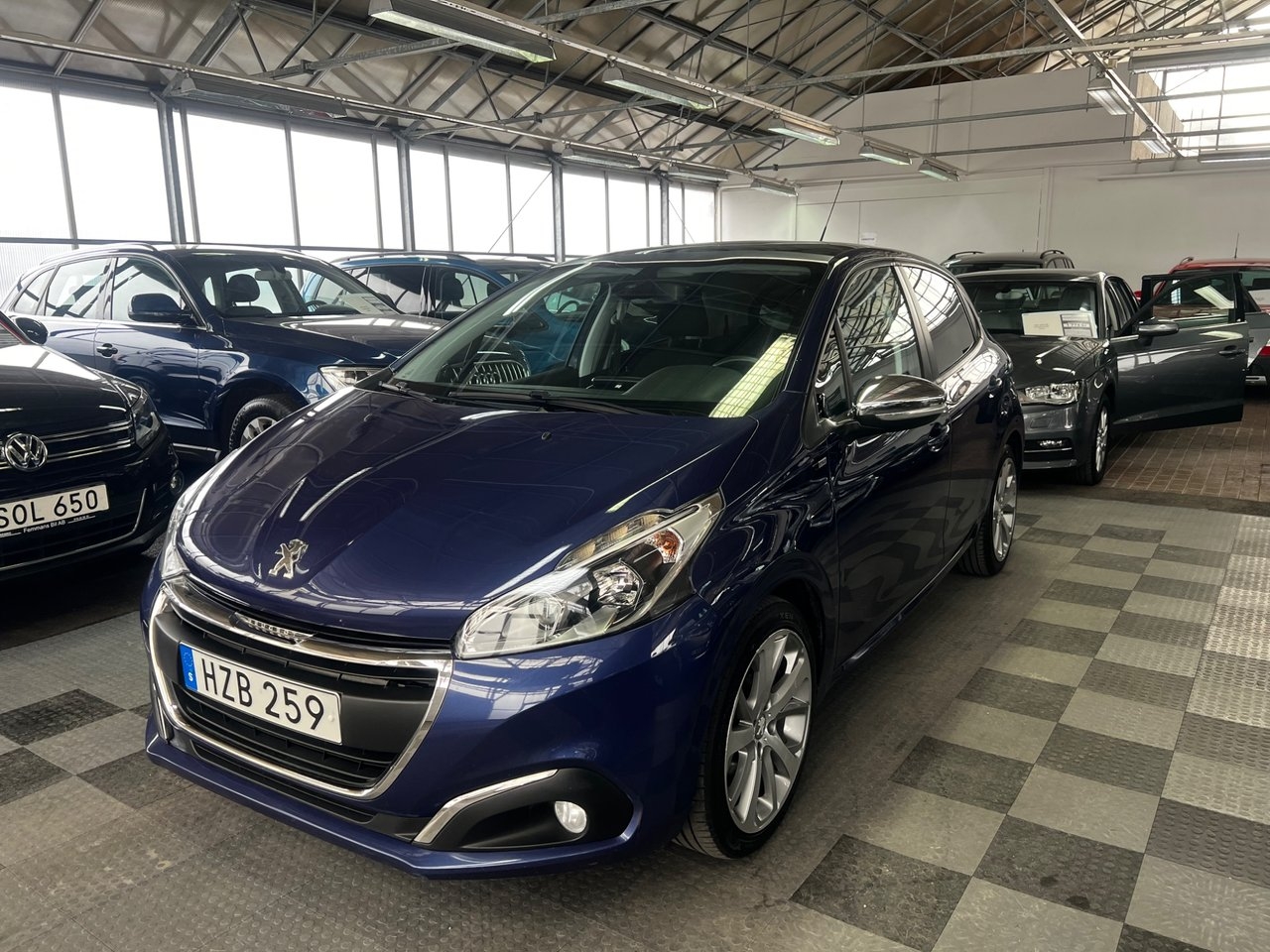 Peugeot 208 5-dörrar 2016, kuva 2/15