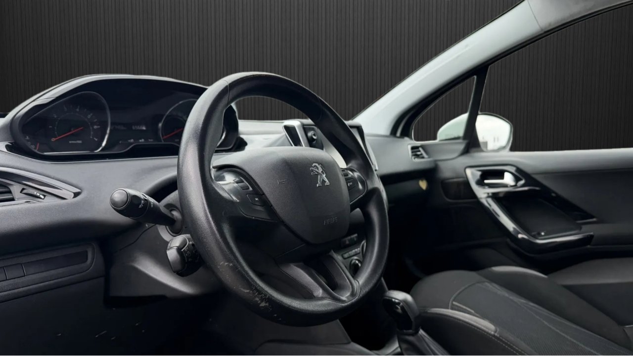 Peugeot 208 2012, bild 6/8