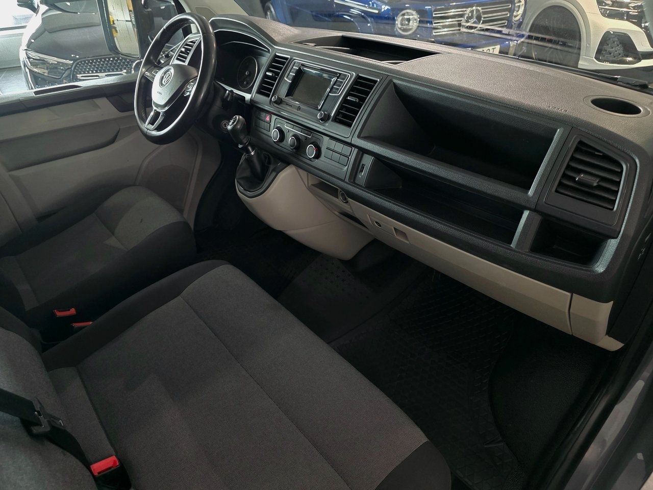 Volkswagen Transporter 2018, bild 4/10