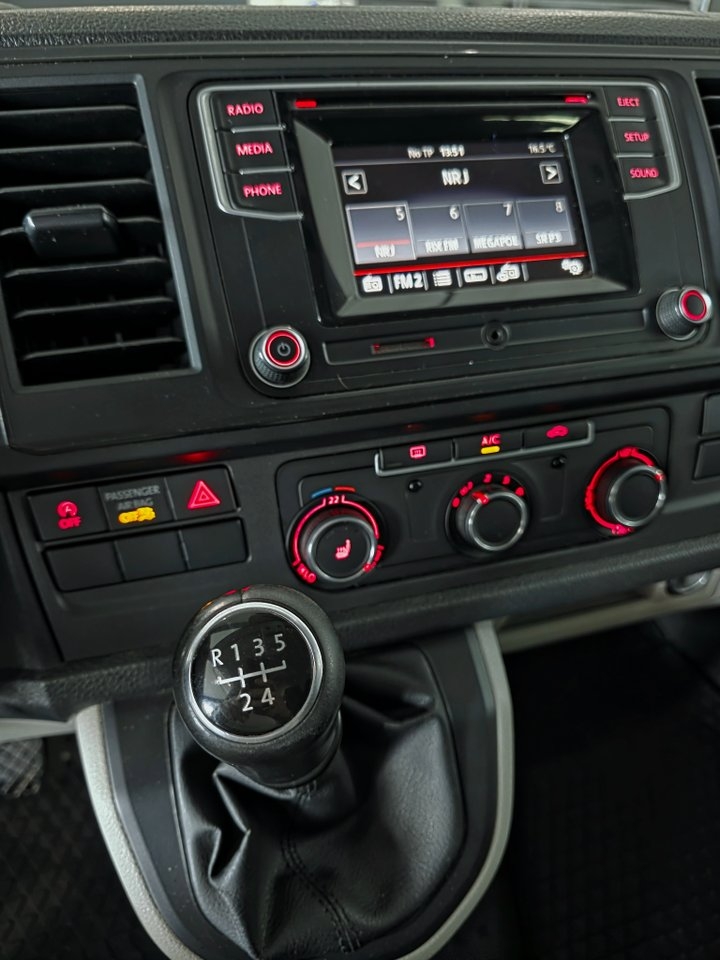Volkswagen Transporter 2018, bild 7/10