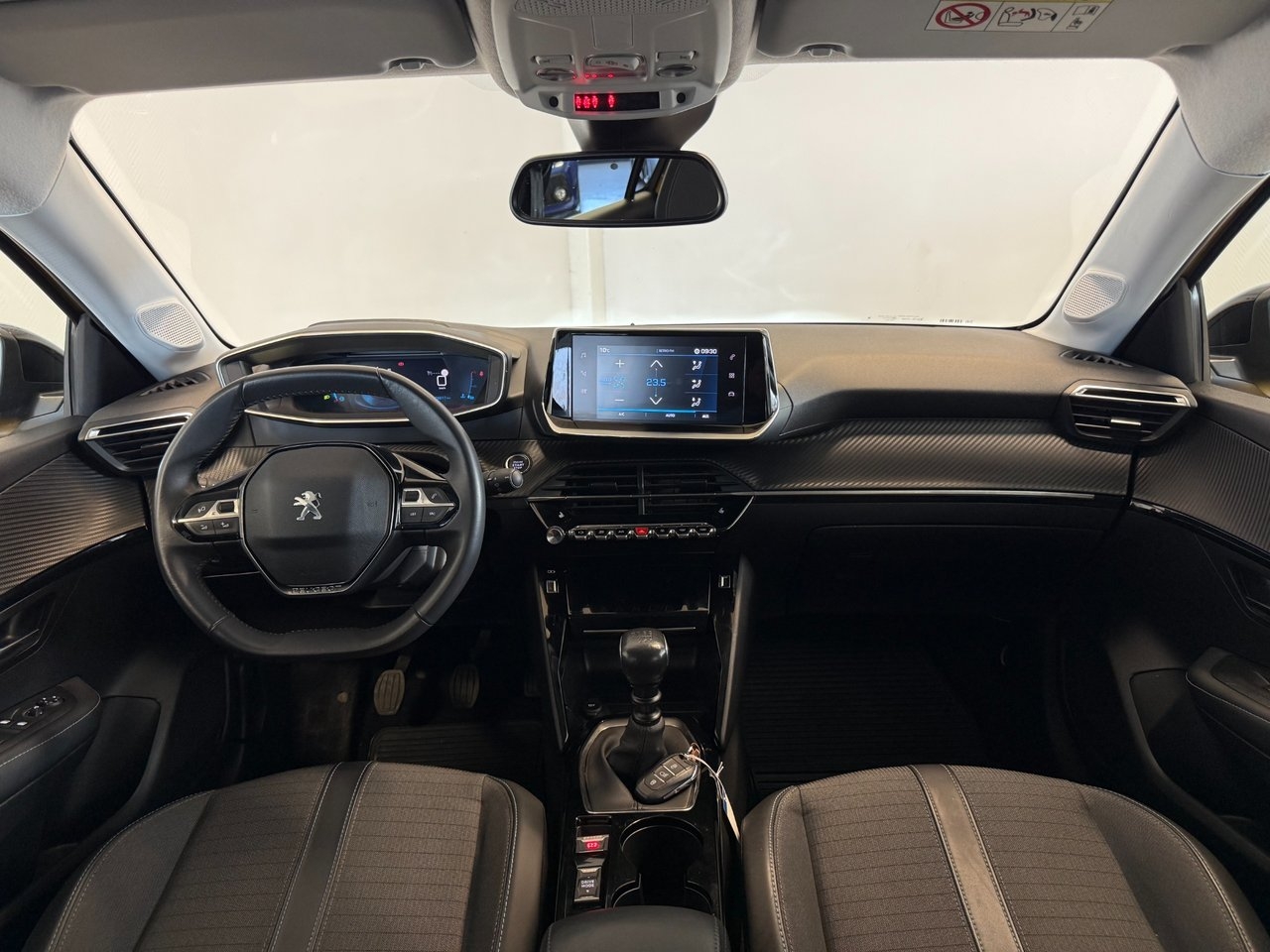 Peugeot 208 2022, photo 4/10