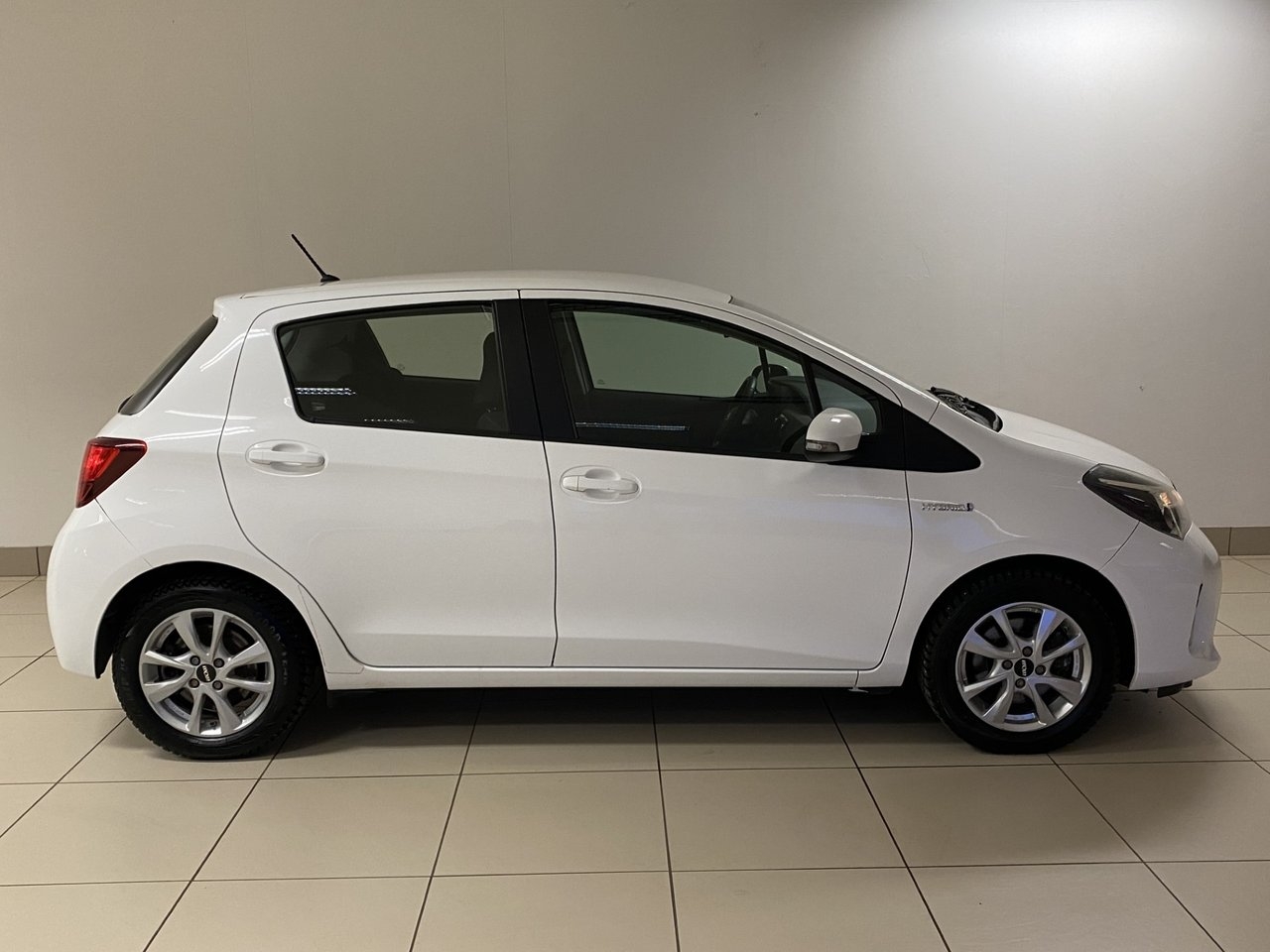 Toyota Yaris 2016, bild 6/17