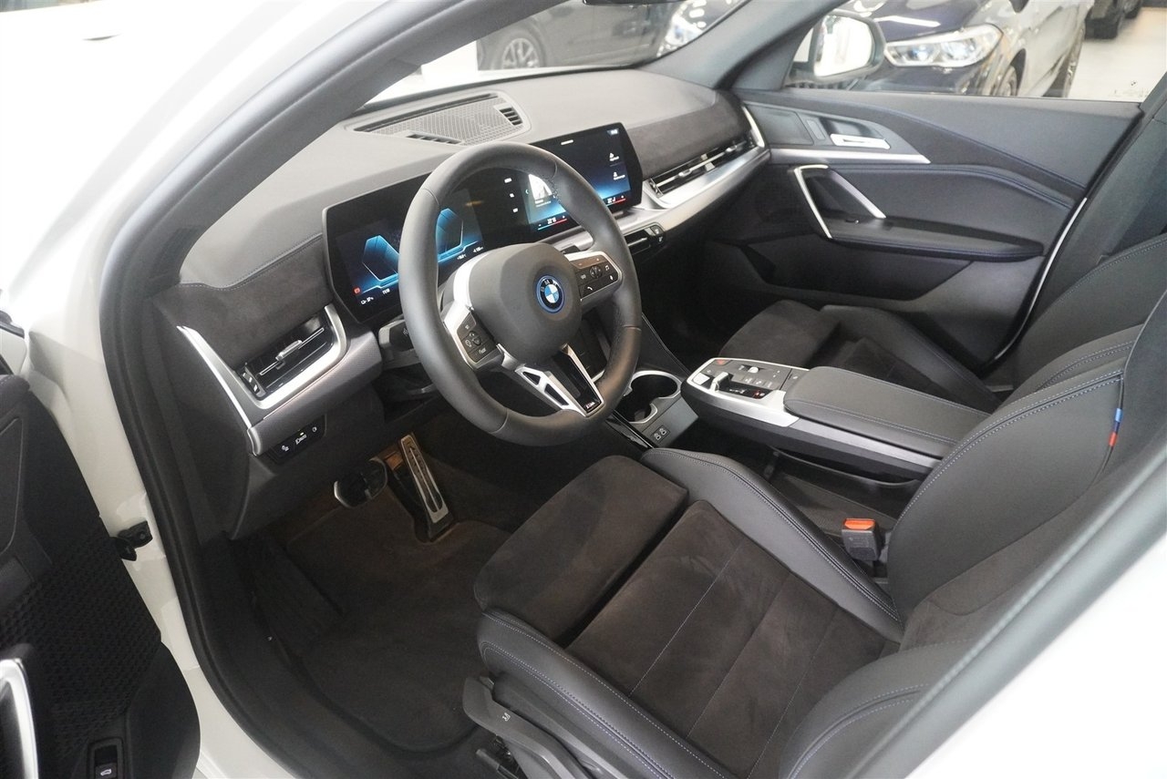BMW iX2 2025, bild 2/17