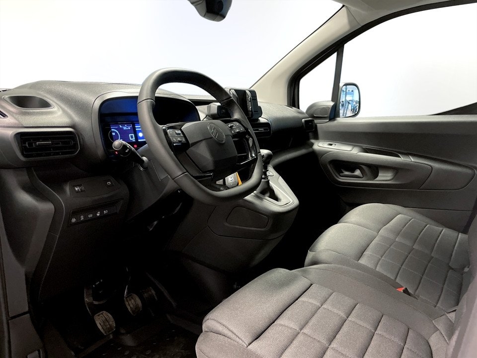 Citroen Berlingo Basic BlueHDi 100hk L1 2026, photo 3/12