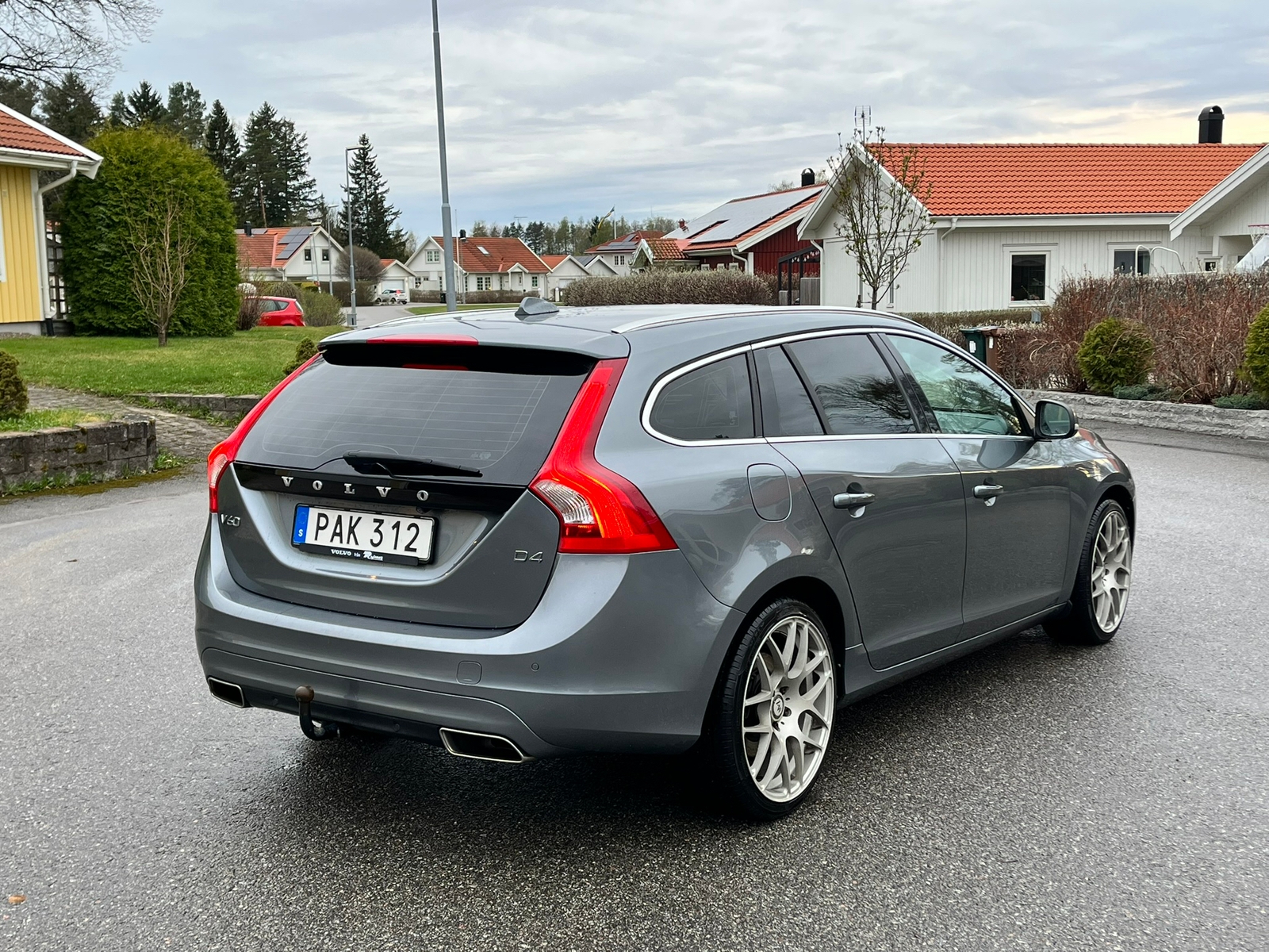 Volvo V60 D4 190hk Summum 2017, bild 2/10
