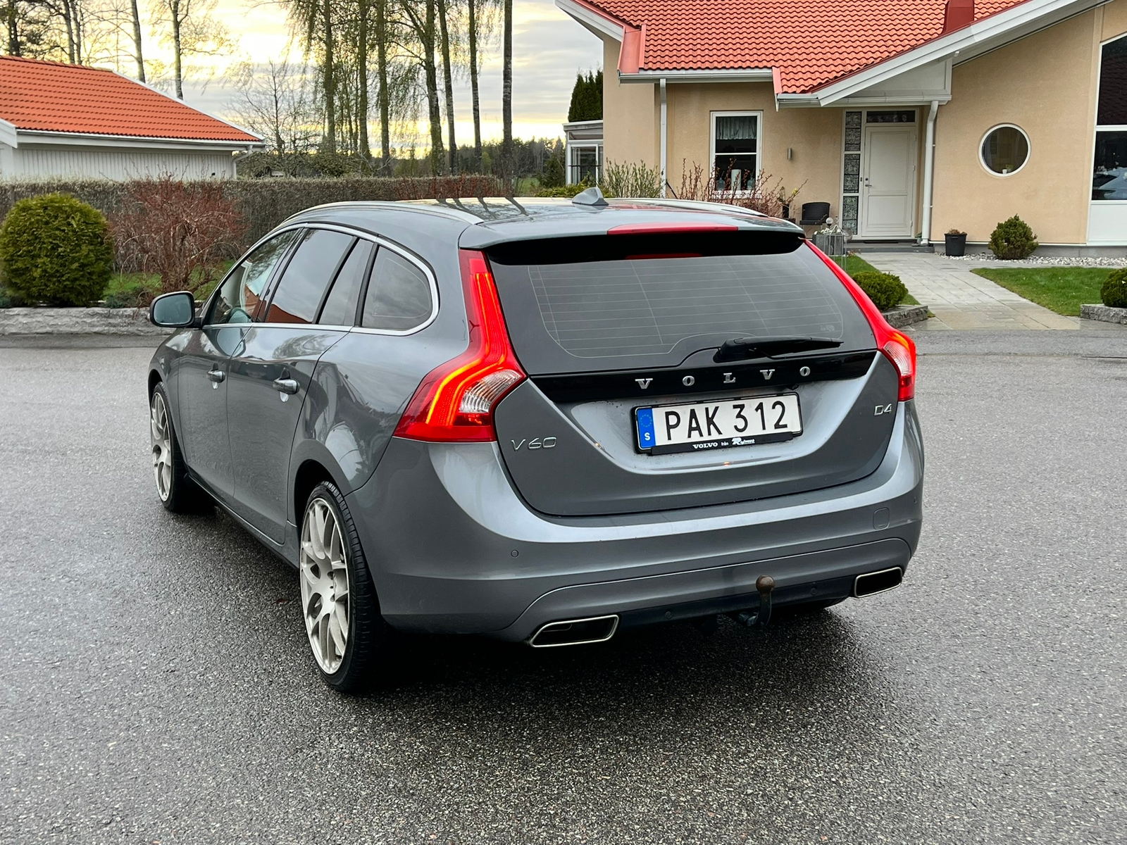 Volvo V60 D4 190hk Summum 2017, bild 4/10