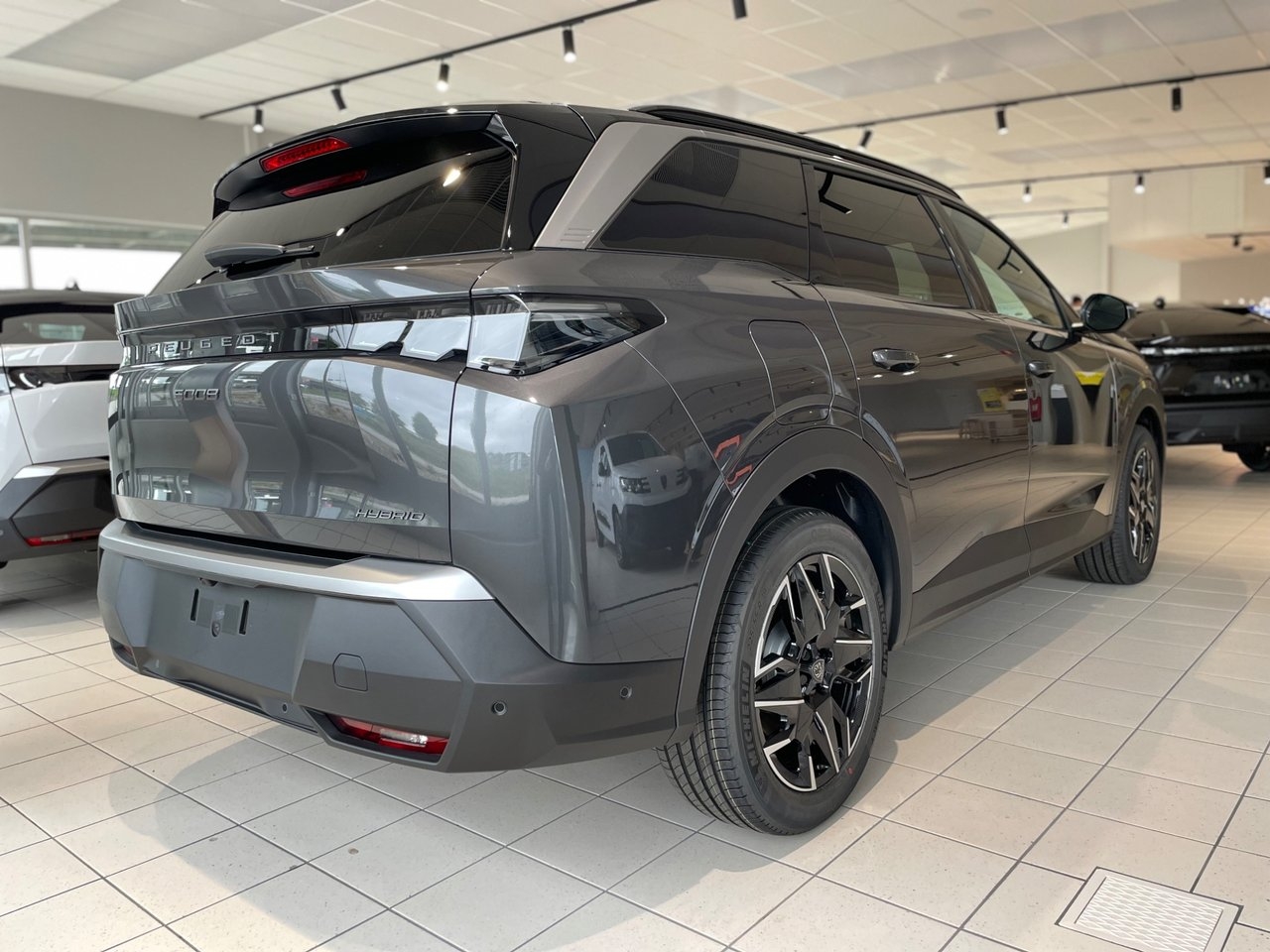 Peugeot 5008 GT Hybrid 145 e-DSC 2025, bild 5/8