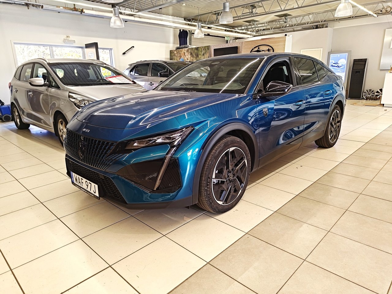 Peugeot 408