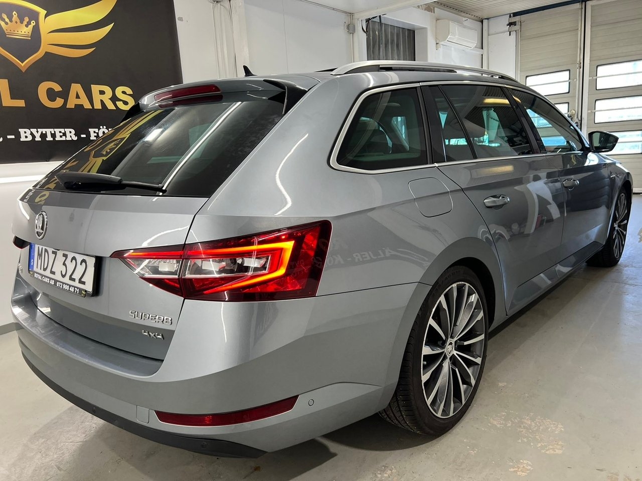Skoda Superb 2.0 TDI 4x4 SCR L&K 2016, bild 3/27